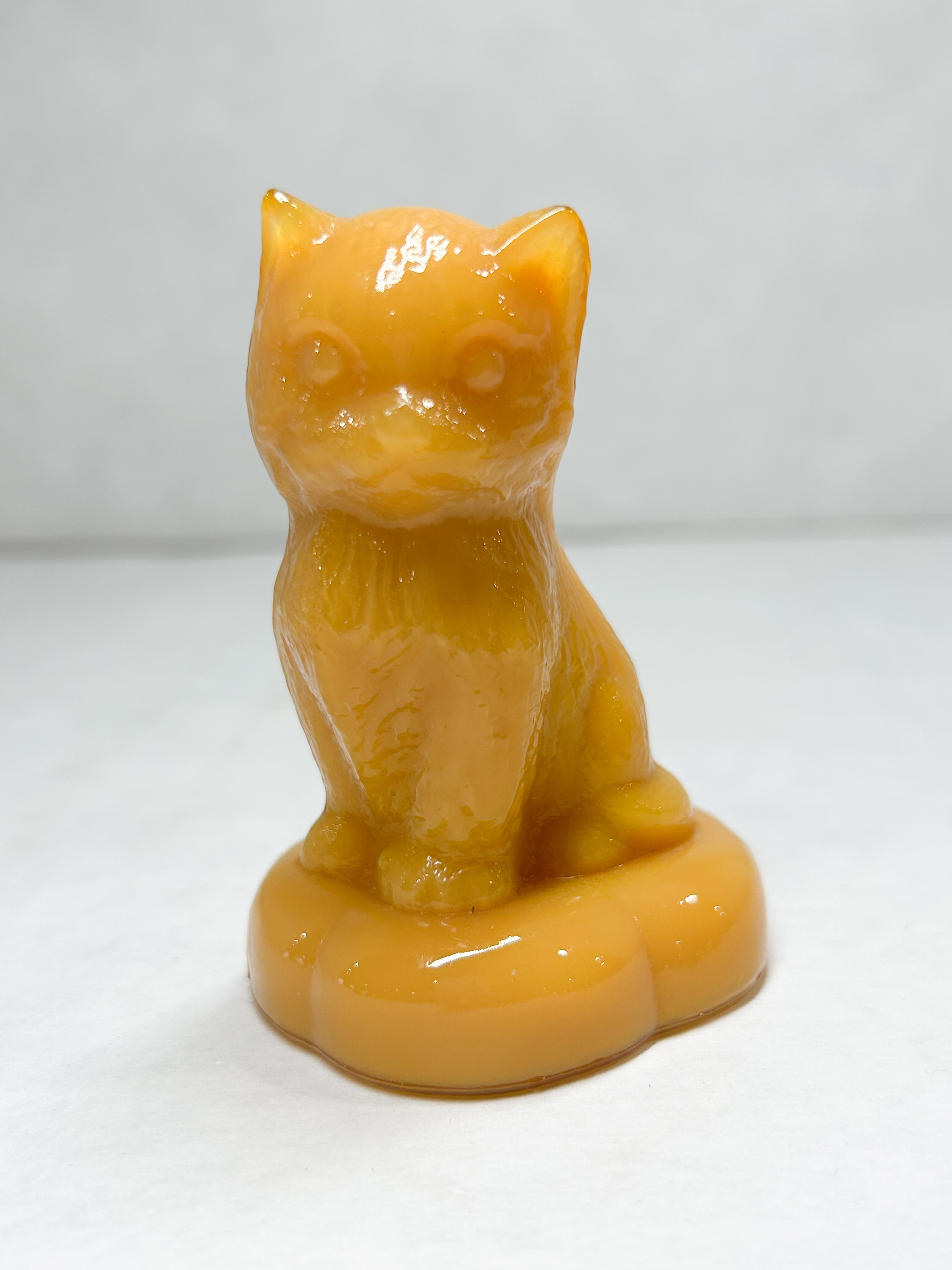 BOYD YELLOW SITTING KITTEN ON PILLOW