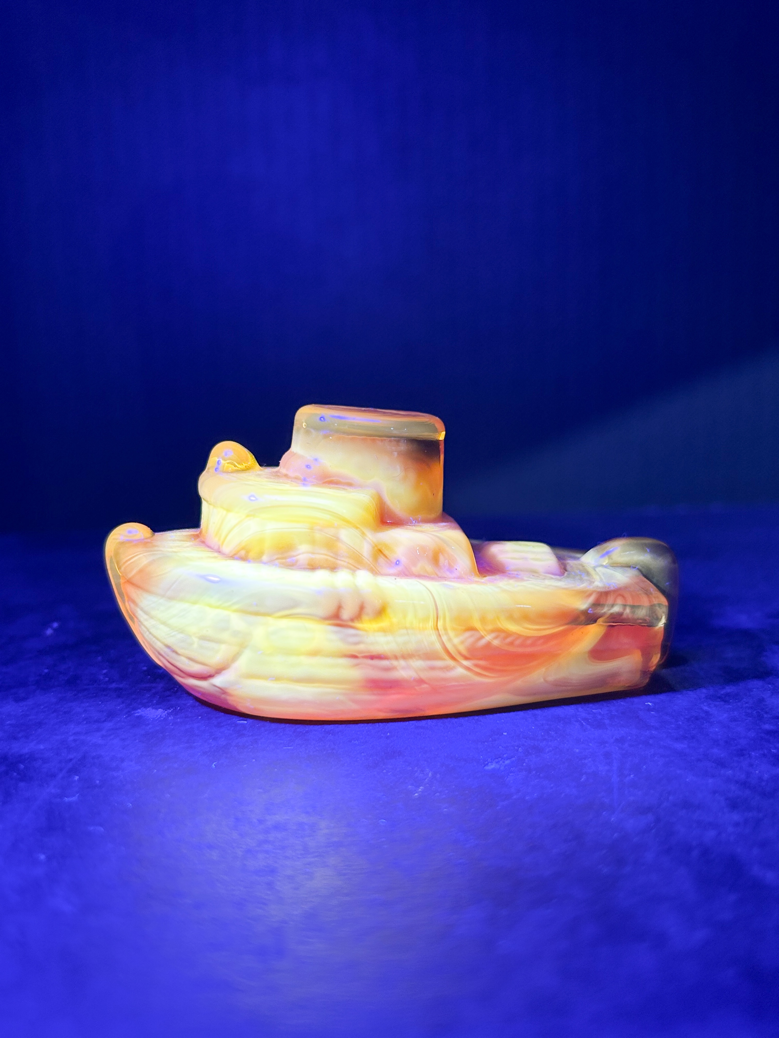 BOYD GLASS TEDDY TUGBOAT