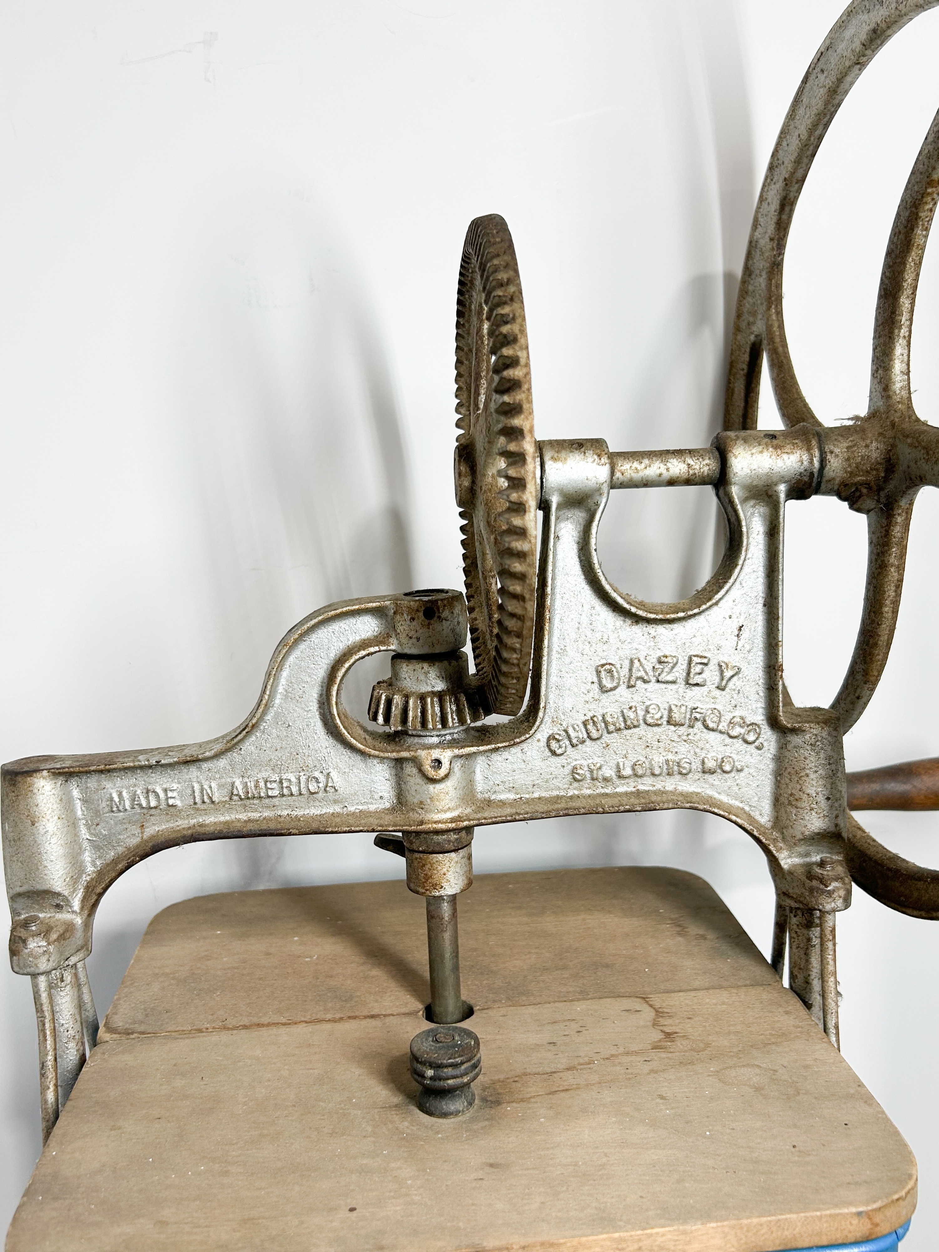 DAZEY CHURN & MFG. CO. BUTTER CHURN, 1917