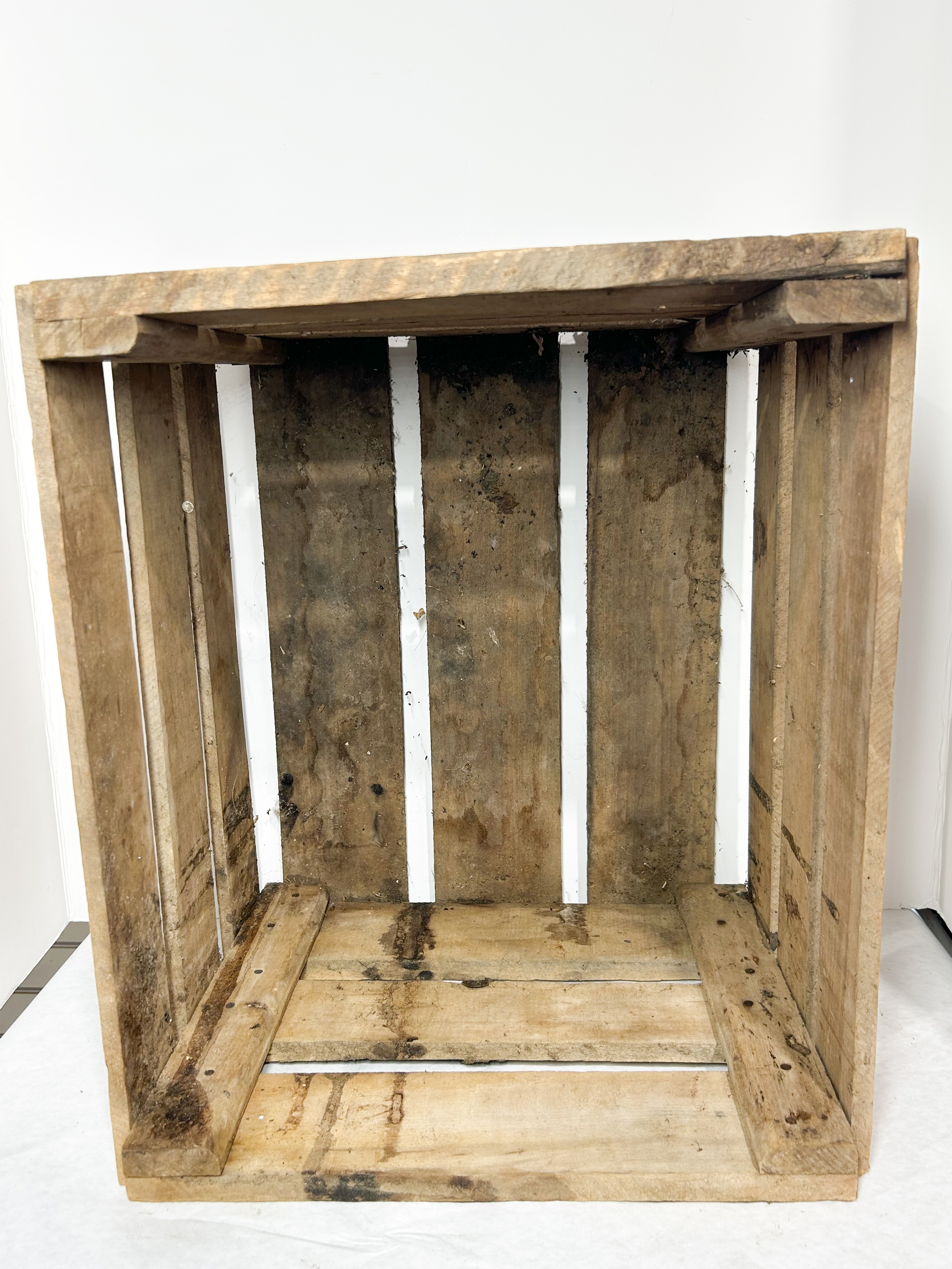 STANDARD BOX CO. WOODEN SLAT CRATE