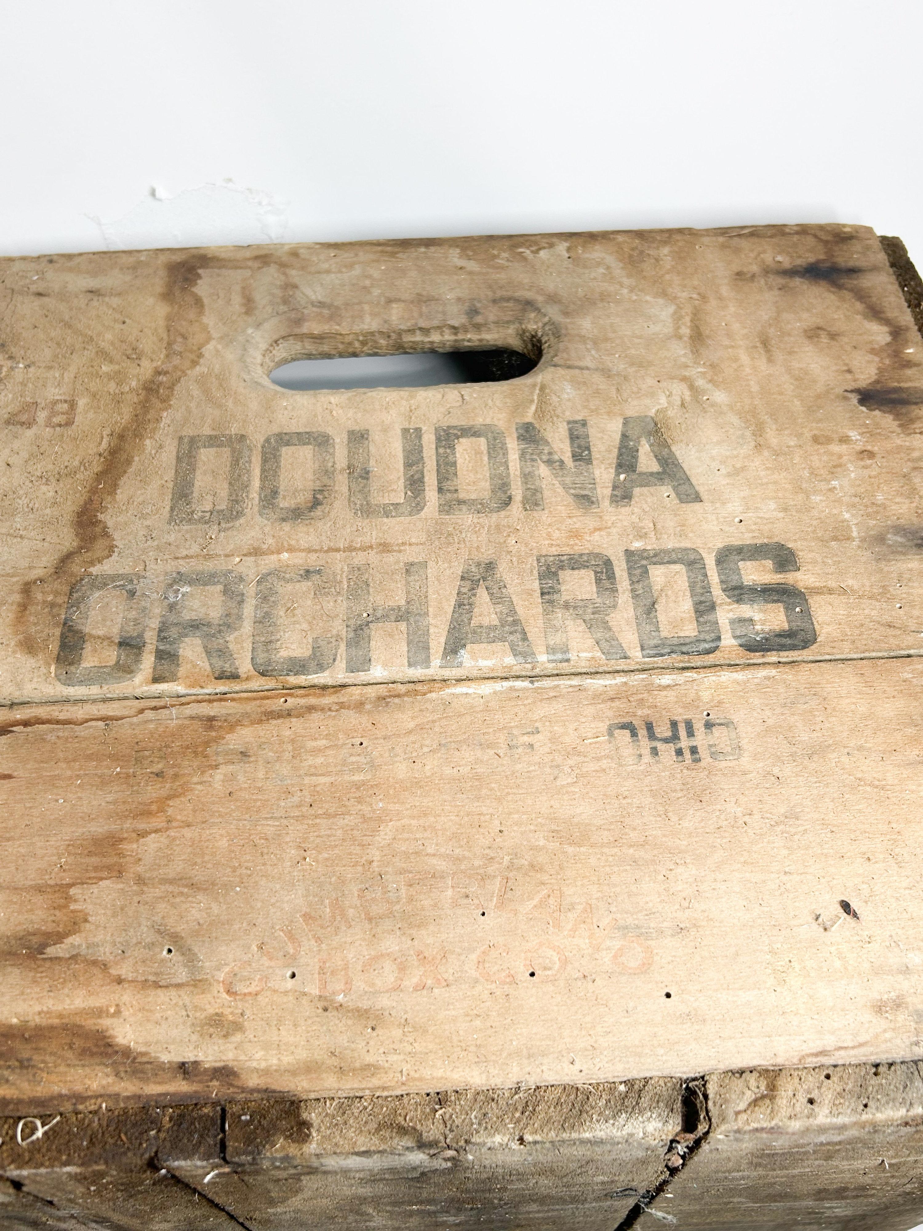 DOUDNA ORCHARDS WOODEN APPLE CRATE