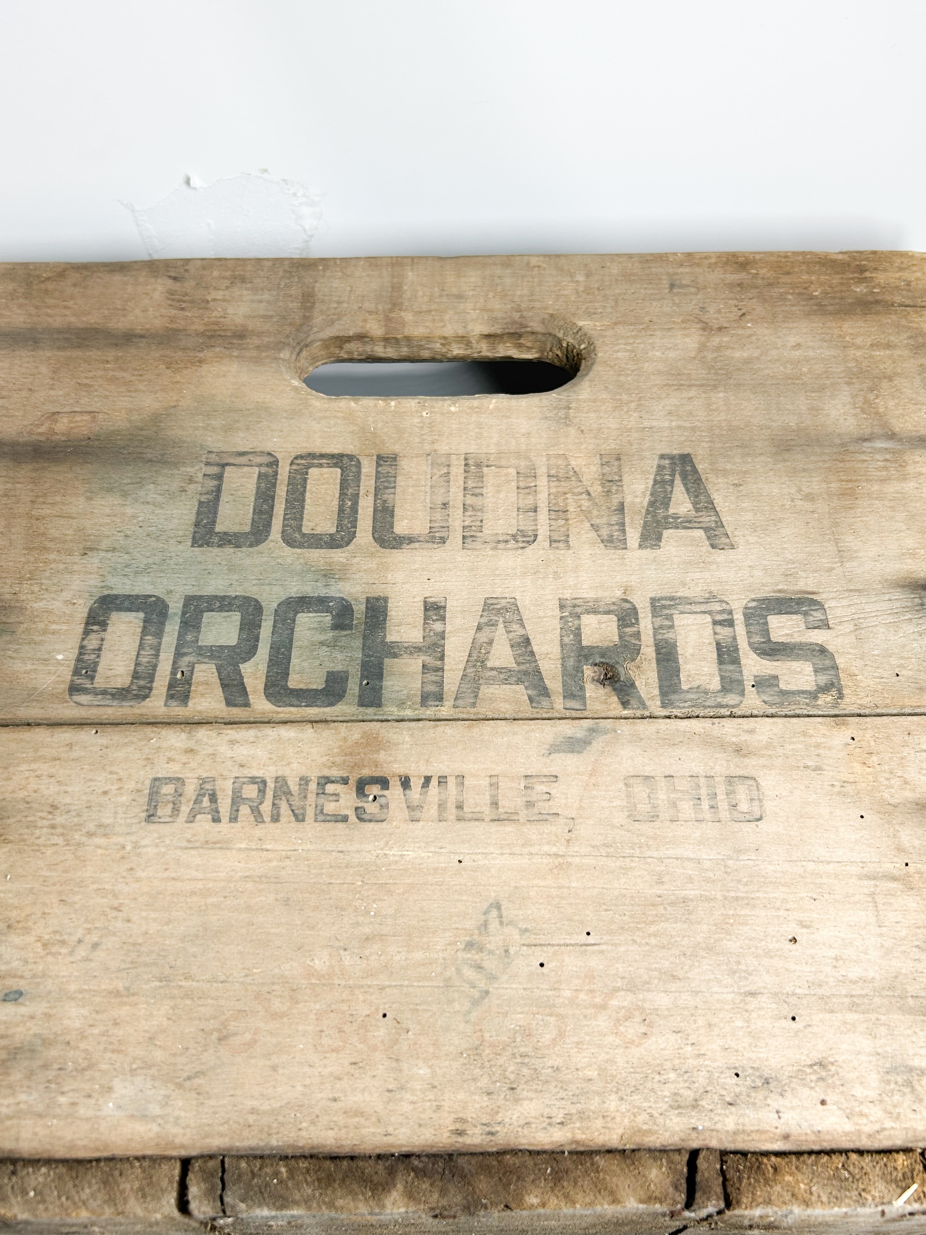 DOUDNA ORCHARDS WOODEN APPLE CRATE