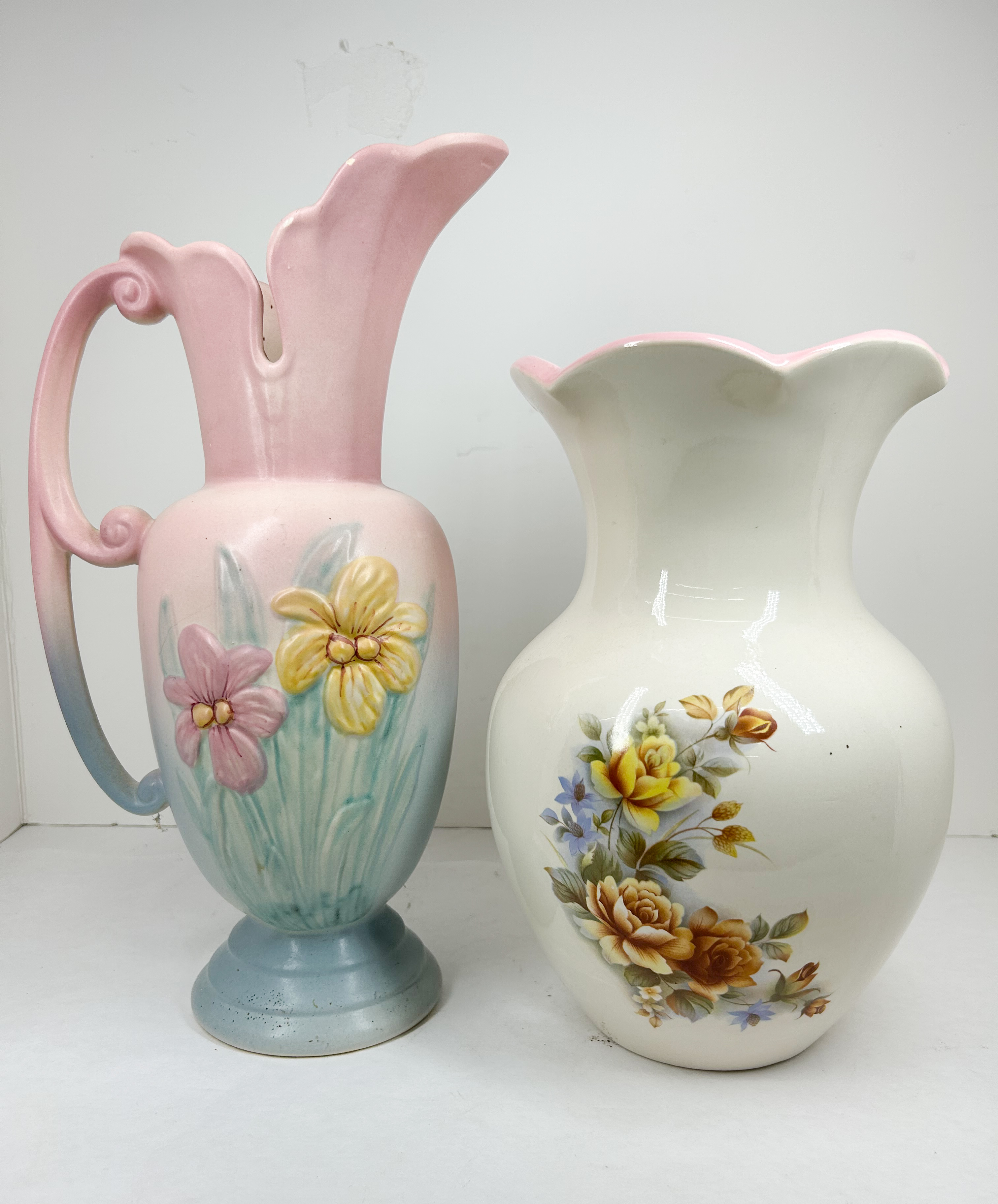 HULL POTTERY WILDFLOWER IRIS EWER