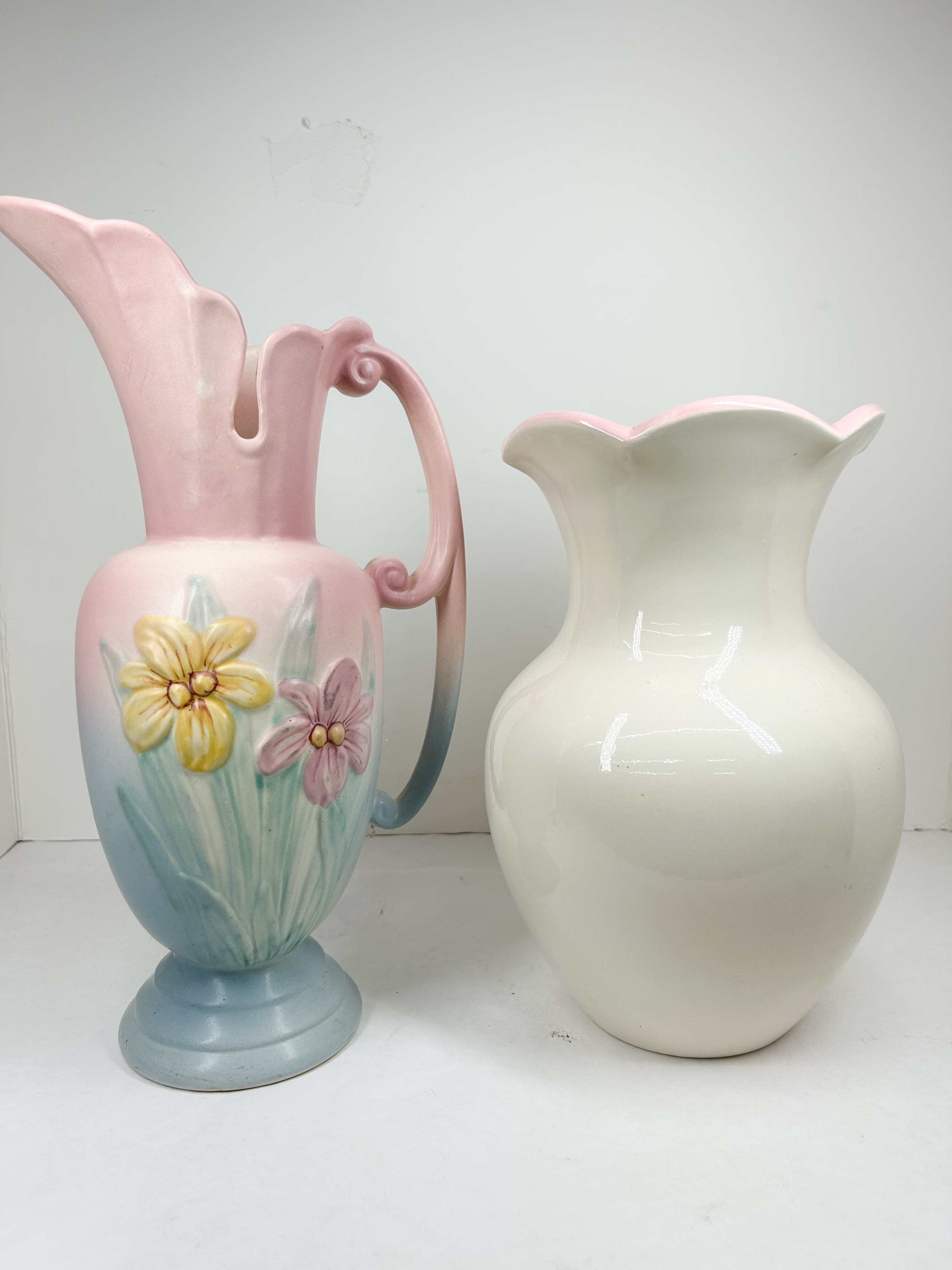HULL POTTERY WILDFLOWER IRIS EWER