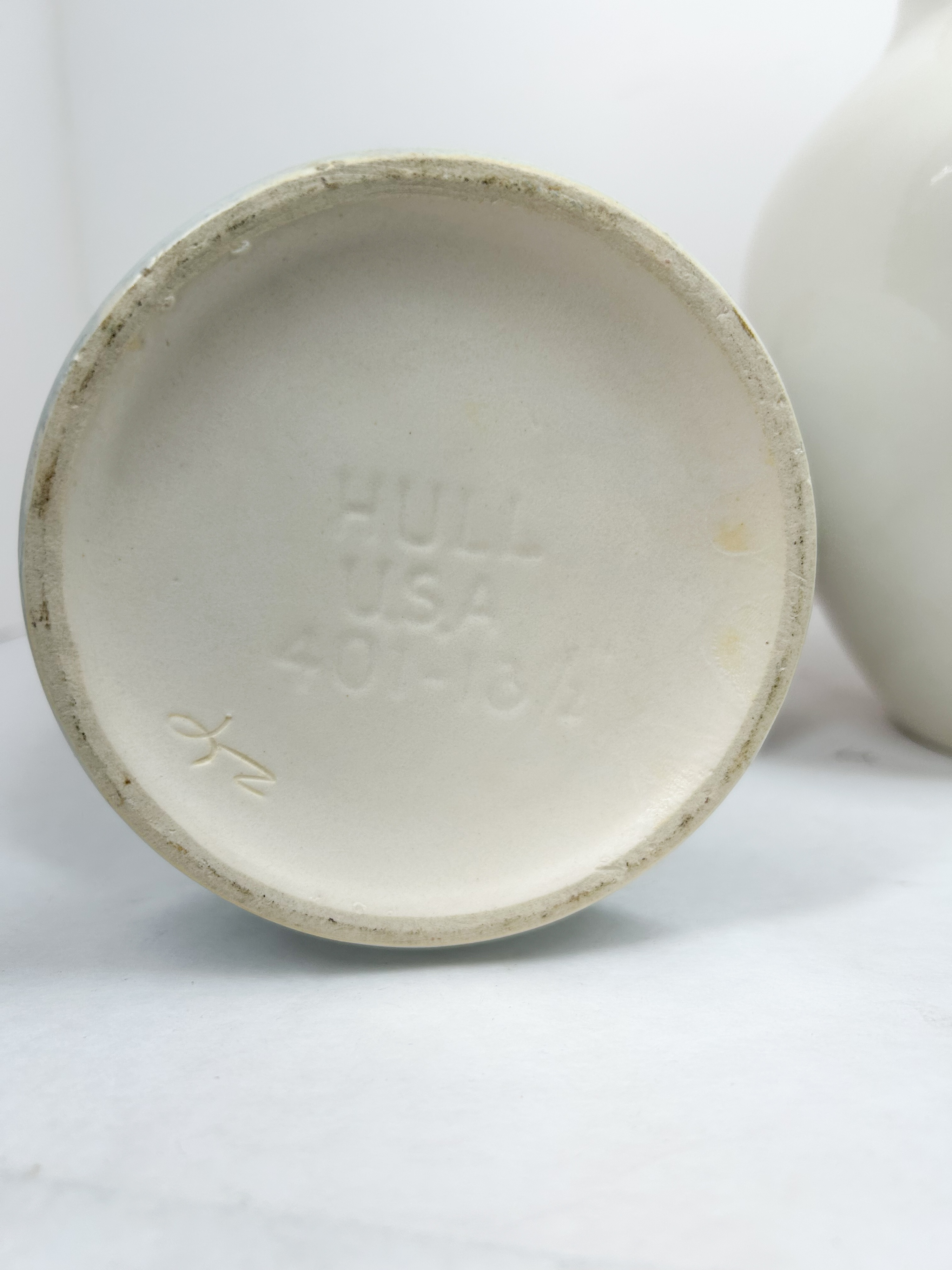 HULL POTTERY WILDFLOWER IRIS EWER
