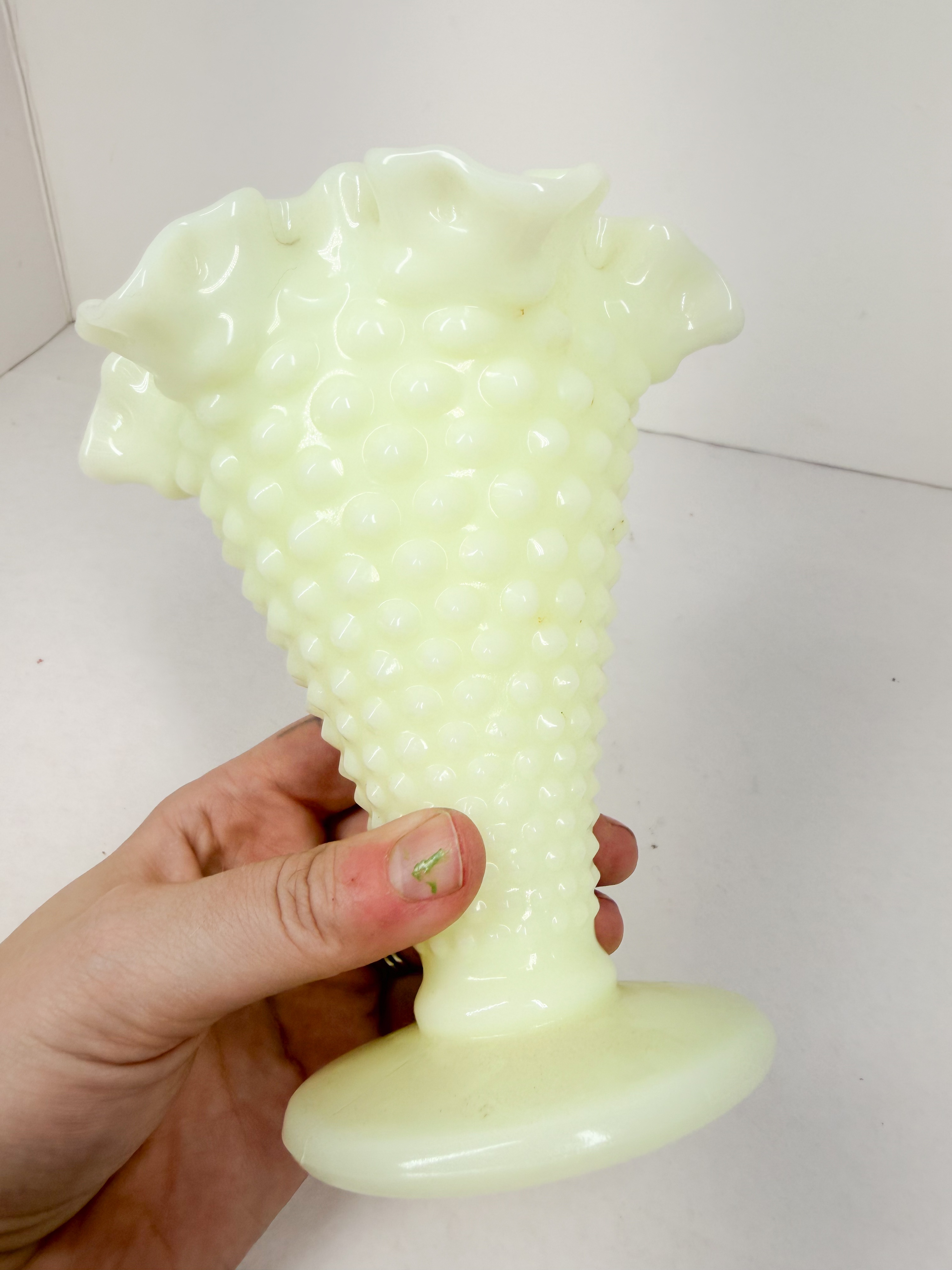 FENTON LIME SHERBET HOBNAIL VASE
