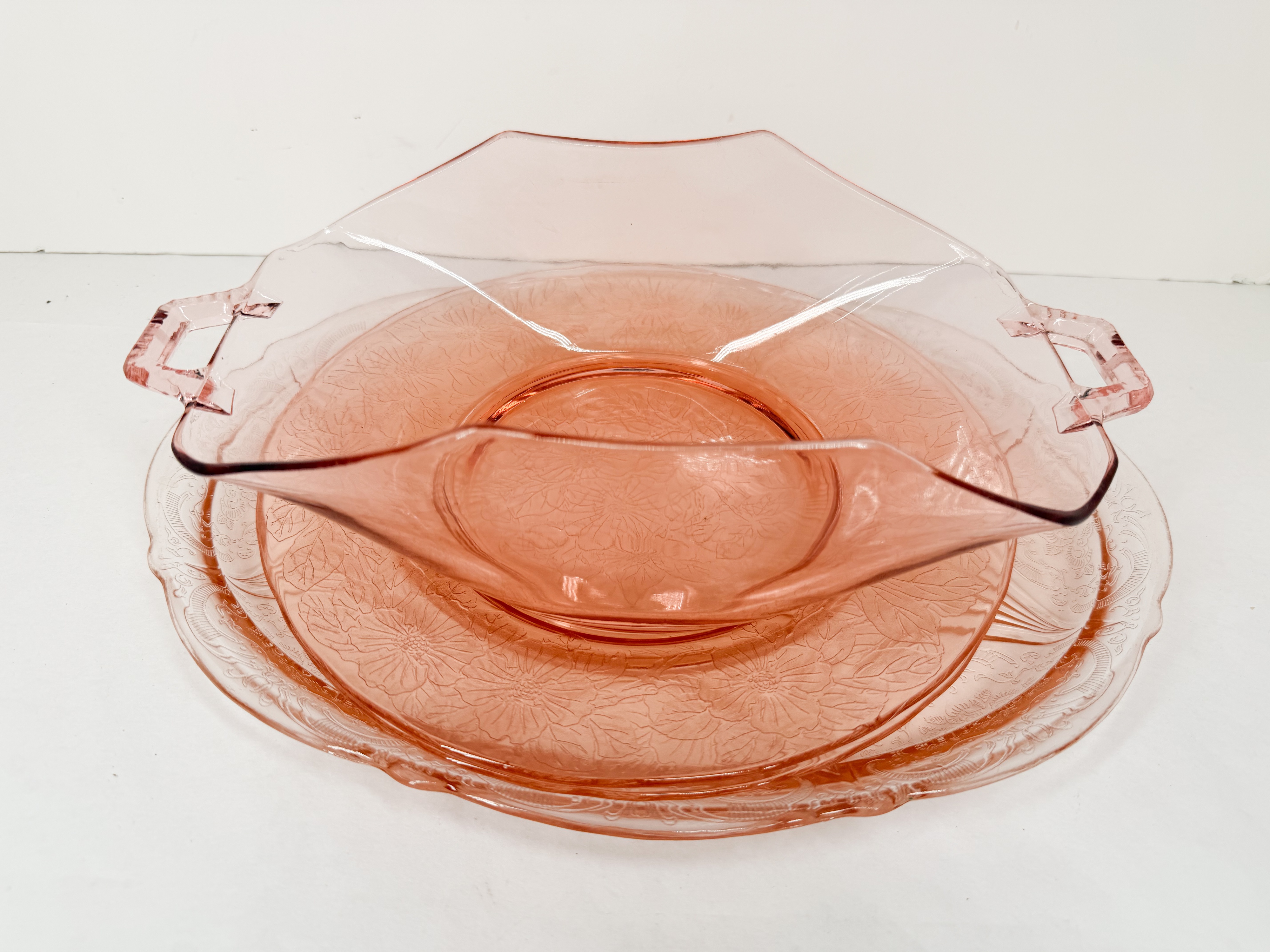 GROUP OF PINK DEPRESSION GLASS SERVING PIECES