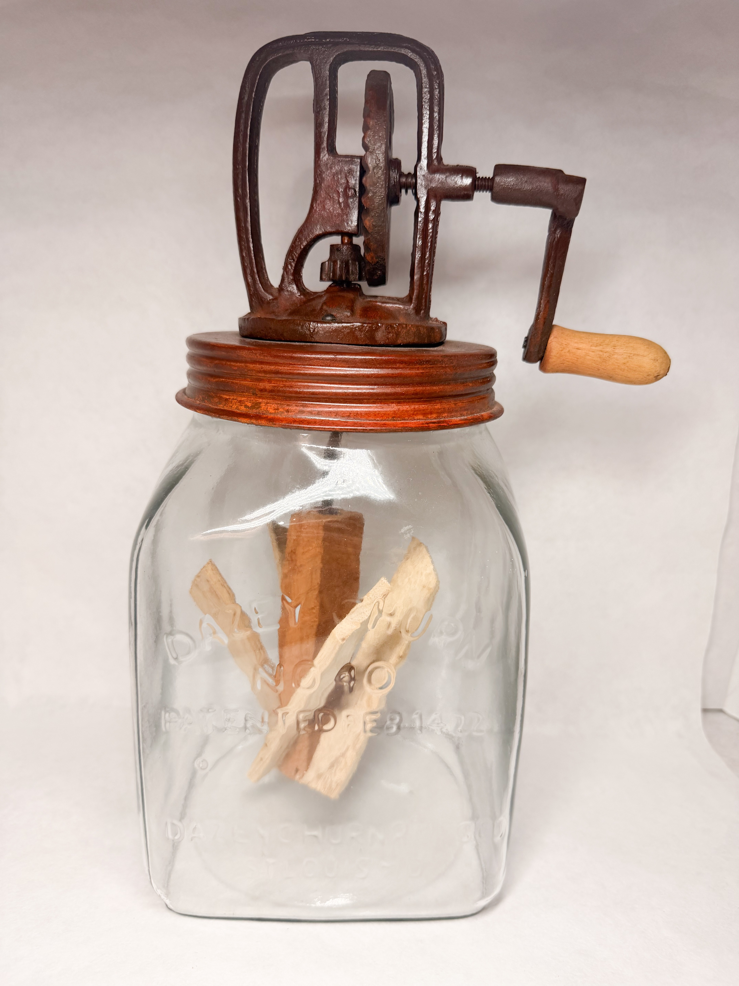 DAZEY NO 20 GLASS BUTTER CHURN