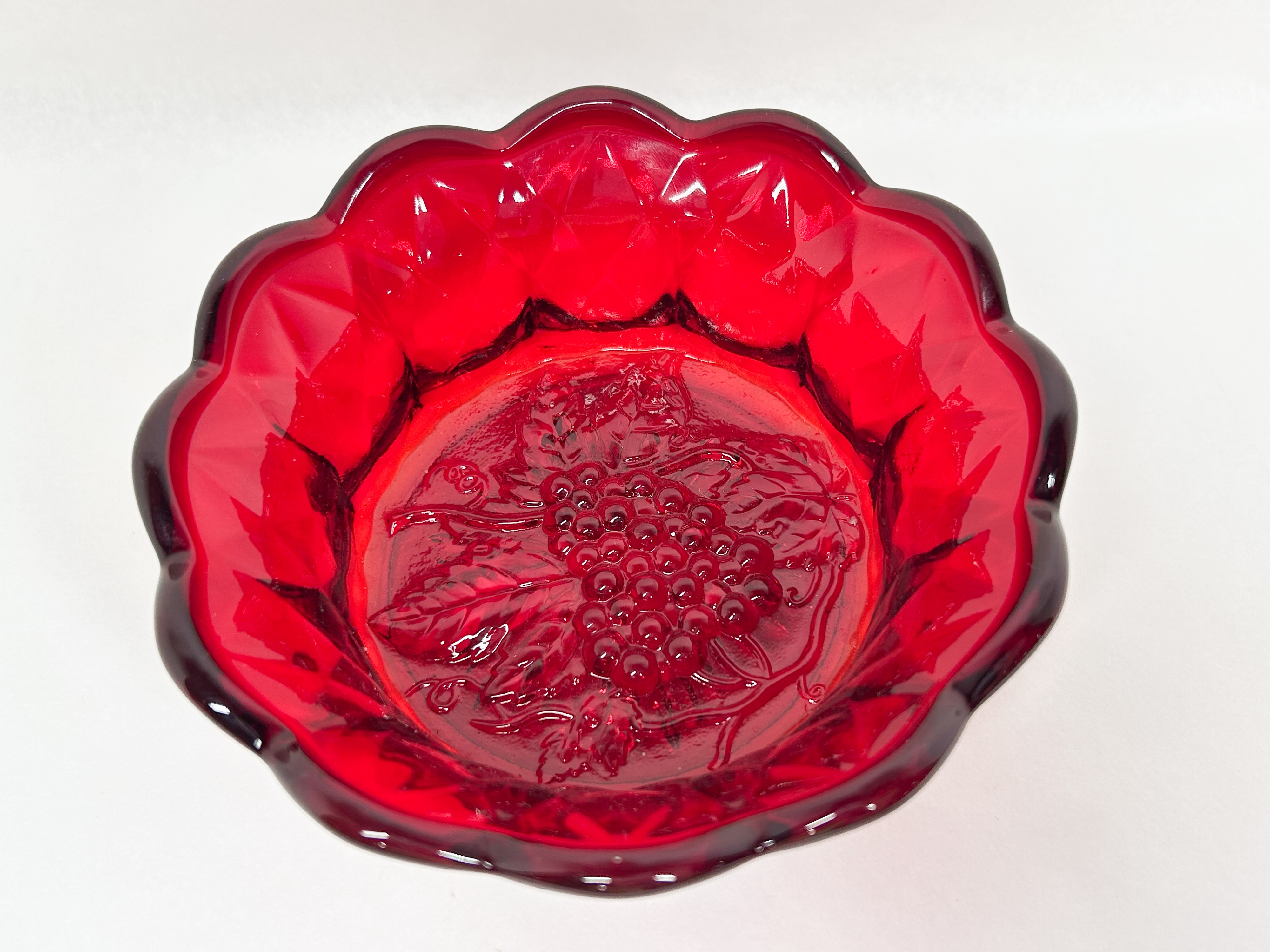 INDIANA GLASS RUBY SCALLOPED BOWL