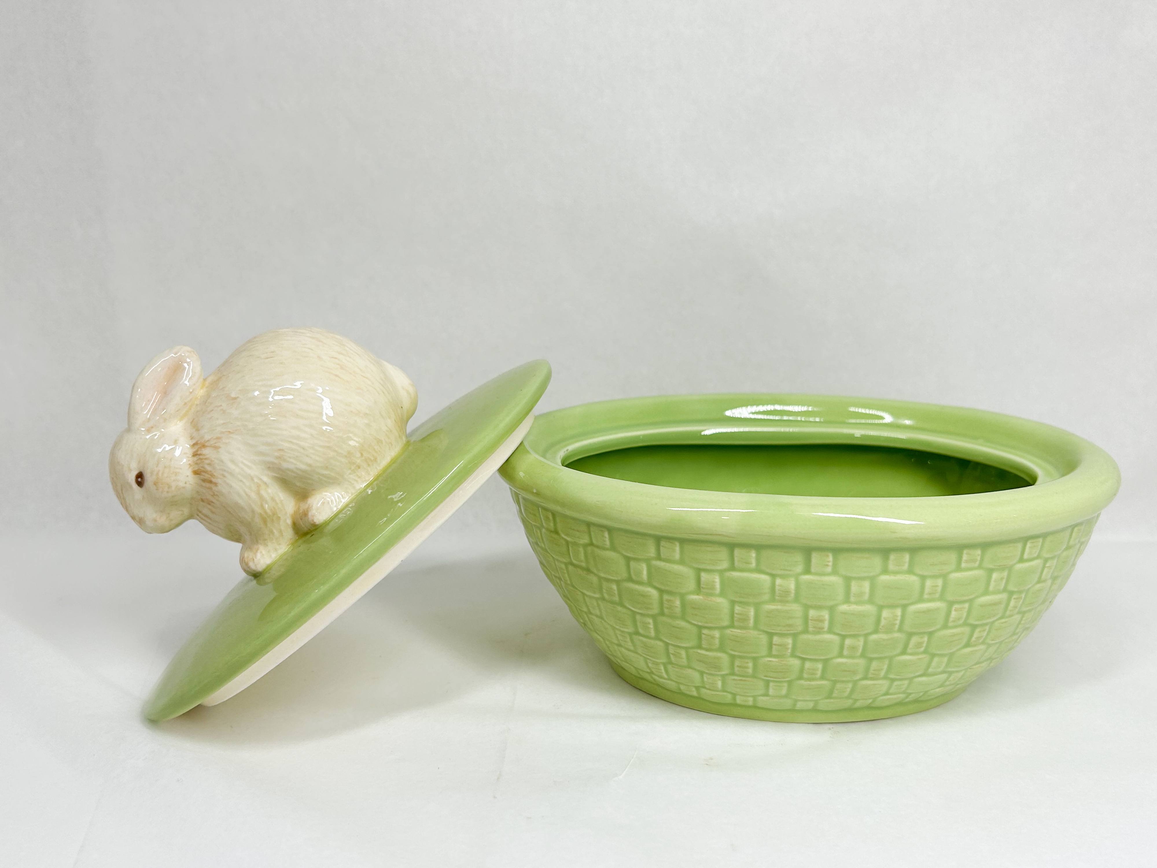 HALLMARK CERAMIC BASKETWEAVE CANDY DISH