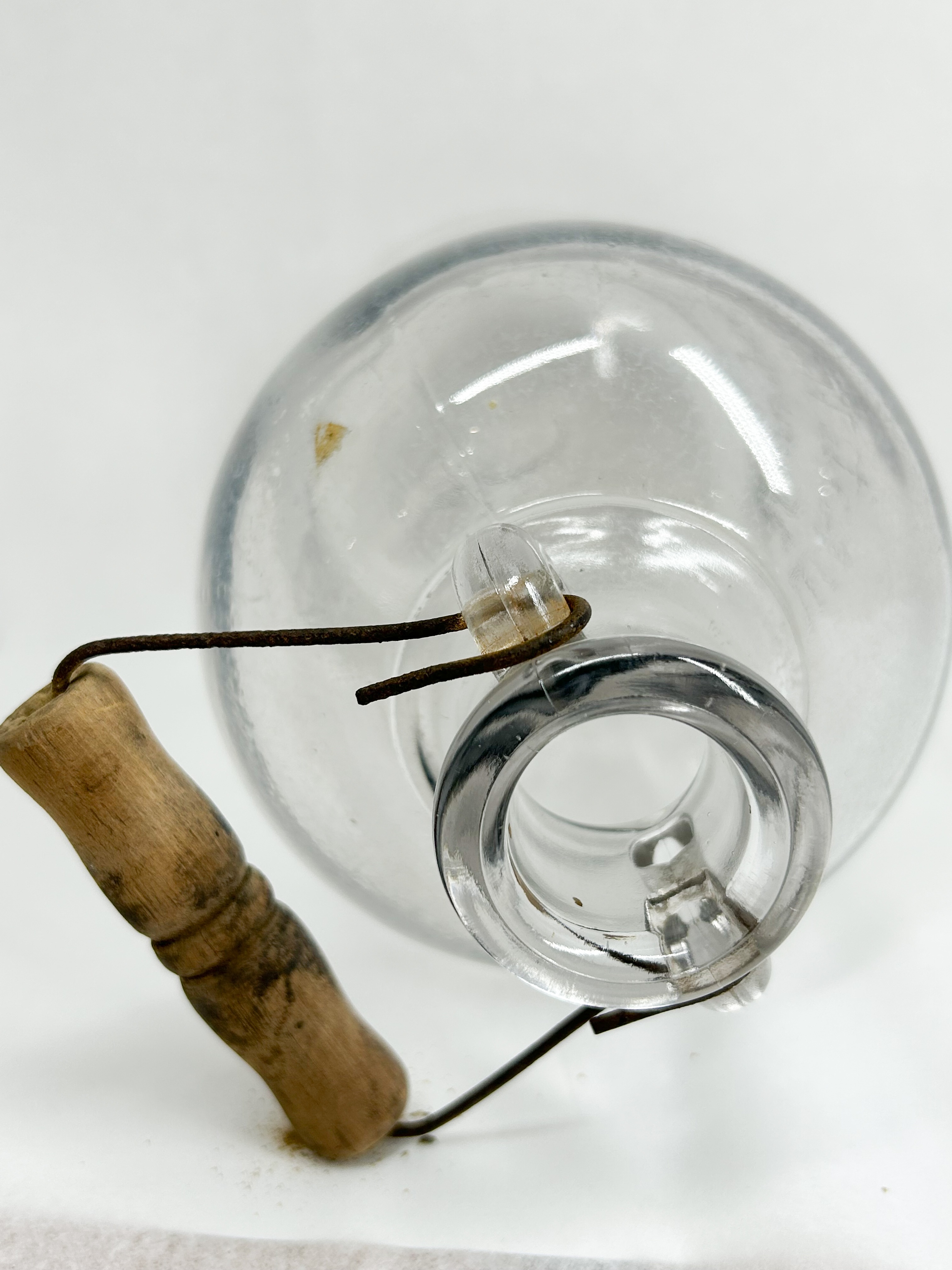 WHITE HOUSE VINEGAR GLASS JUG