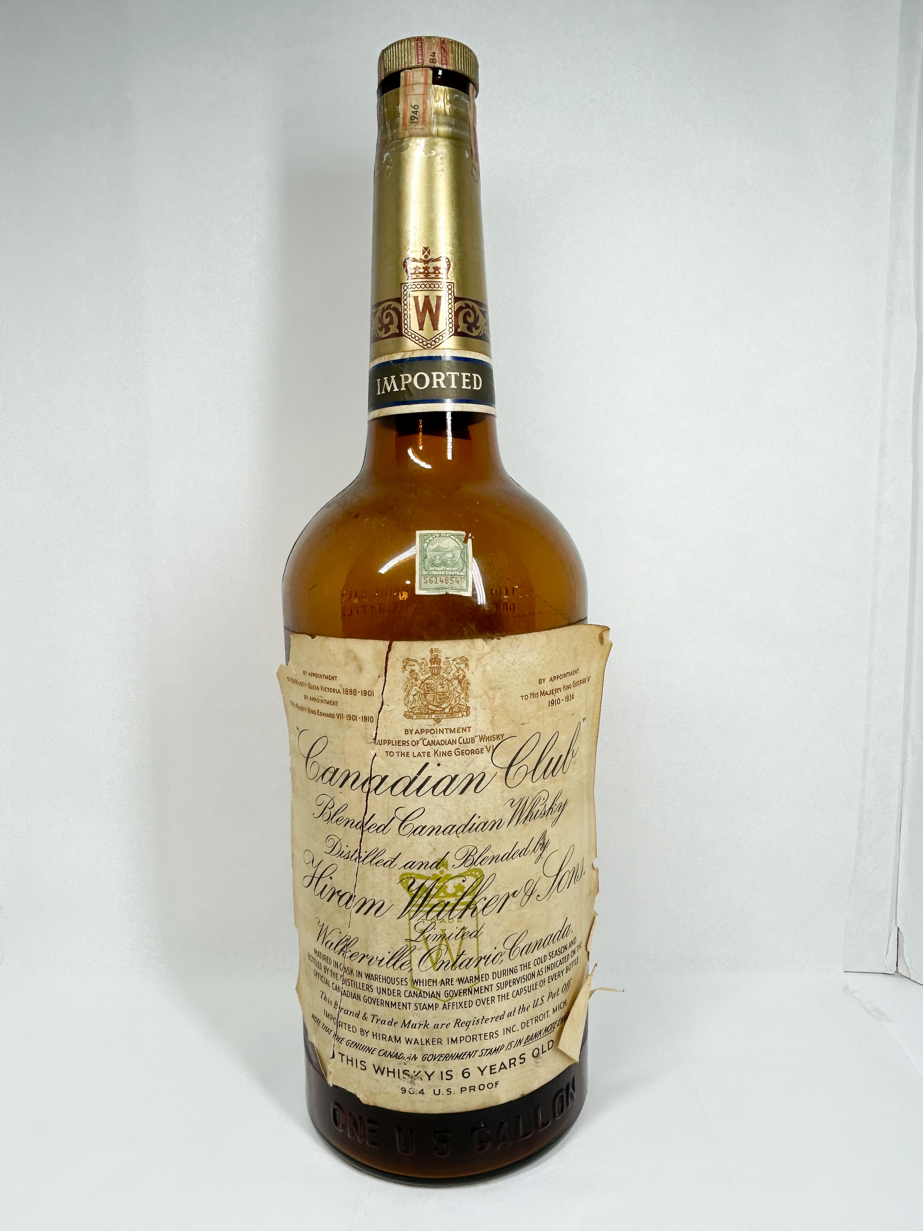 CANADIAN CLUB ONE GALLON DISPLAY BOTTLE, 1946