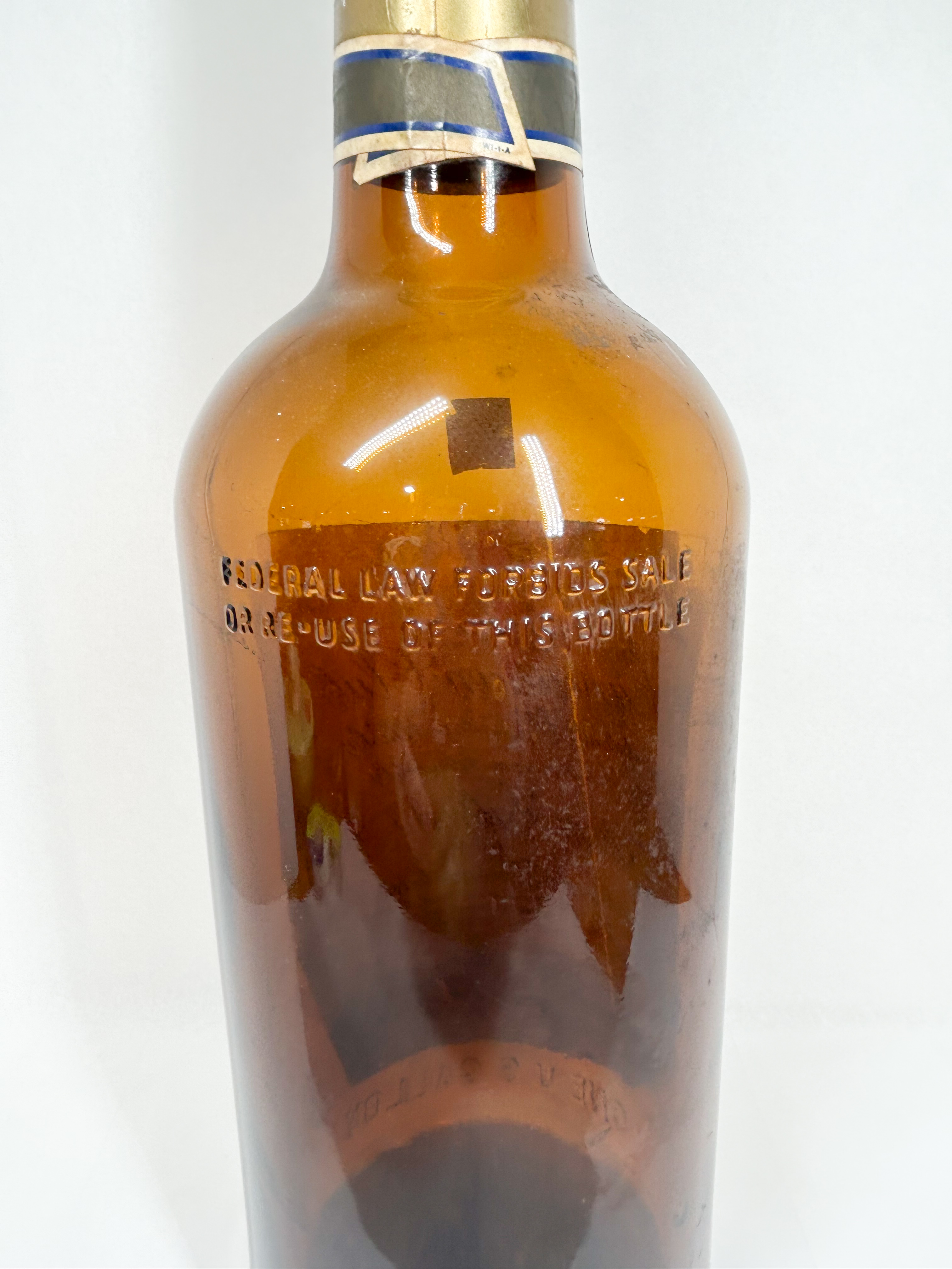 CANADIAN CLUB ONE GALLON DISPLAY BOTTLE, 1946