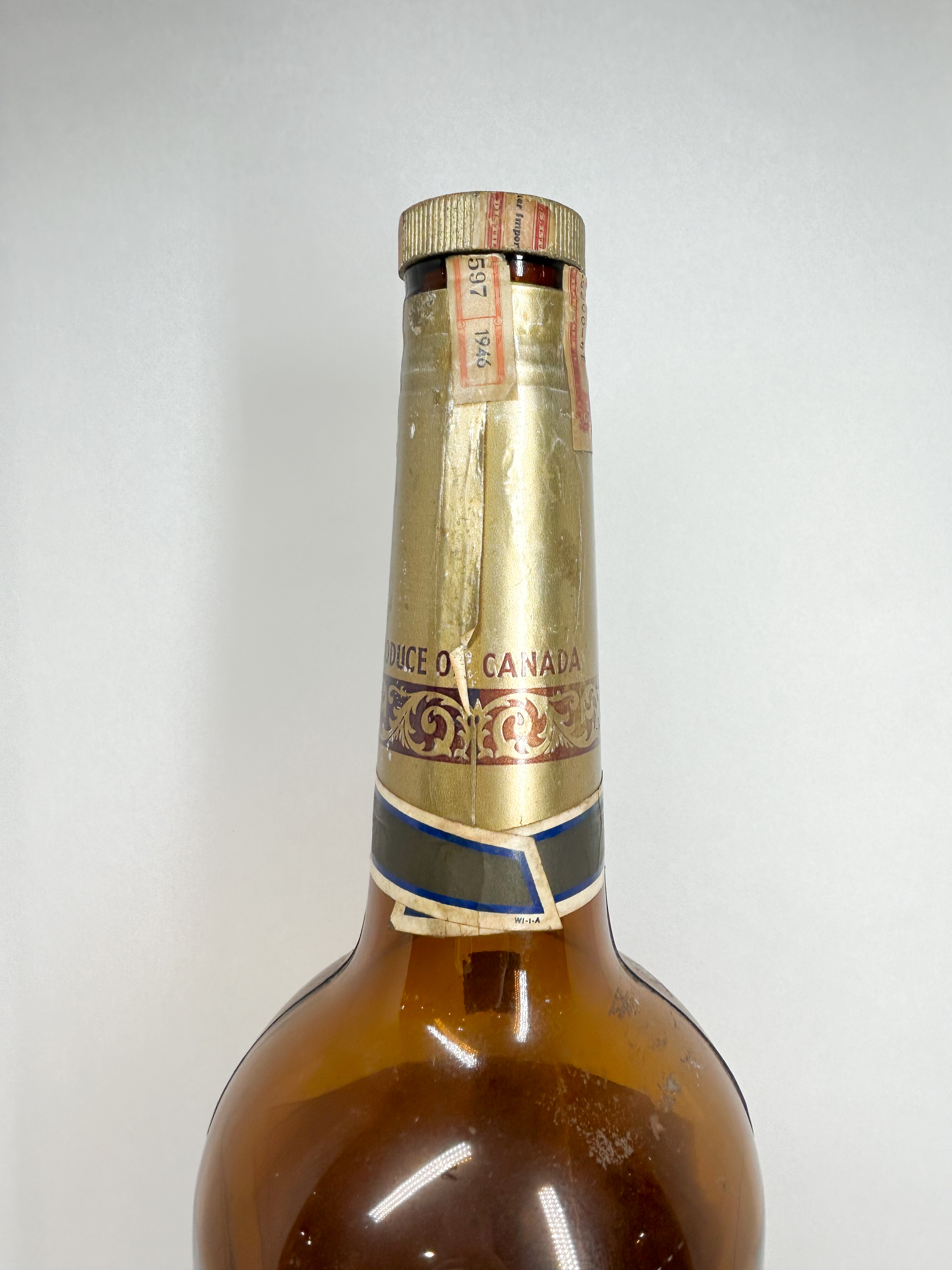CANADIAN CLUB ONE GALLON DISPLAY BOTTLE, 1946