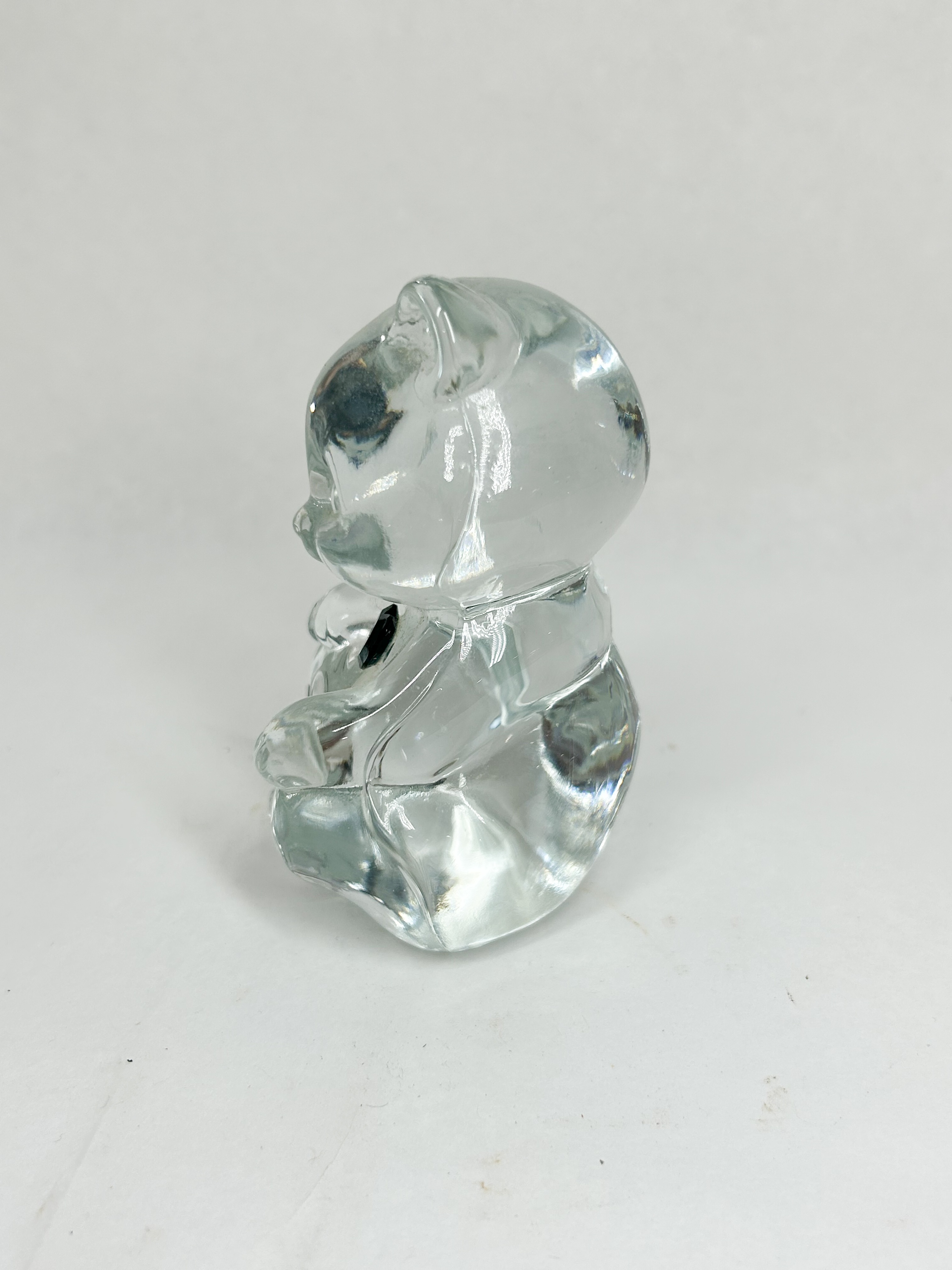 FENTON GLASS SITTING BEAR FIGURINE