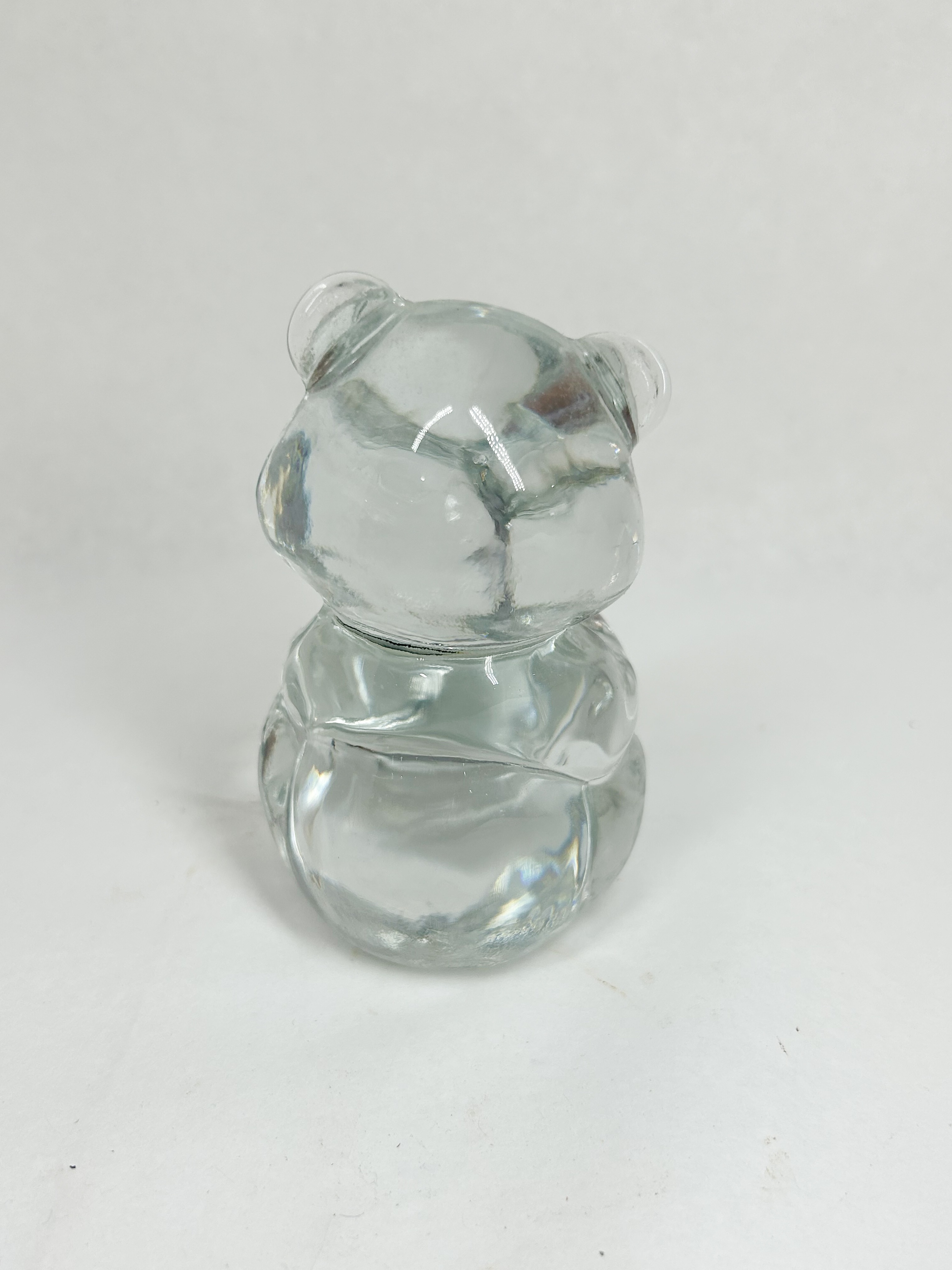 FENTON GLASS SITTING BEAR FIGURINE