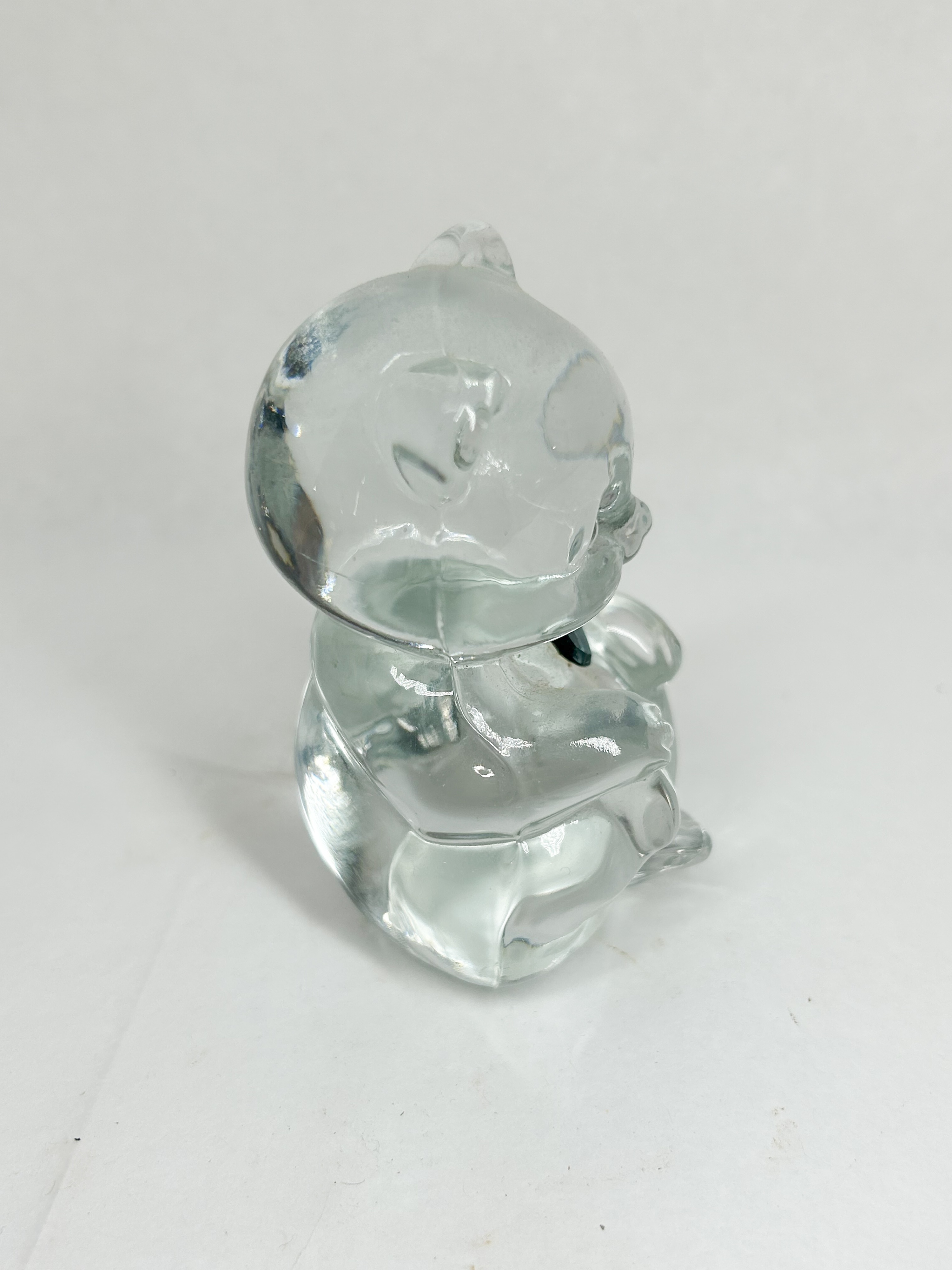 FENTON GLASS SITTING BEAR FIGURINE