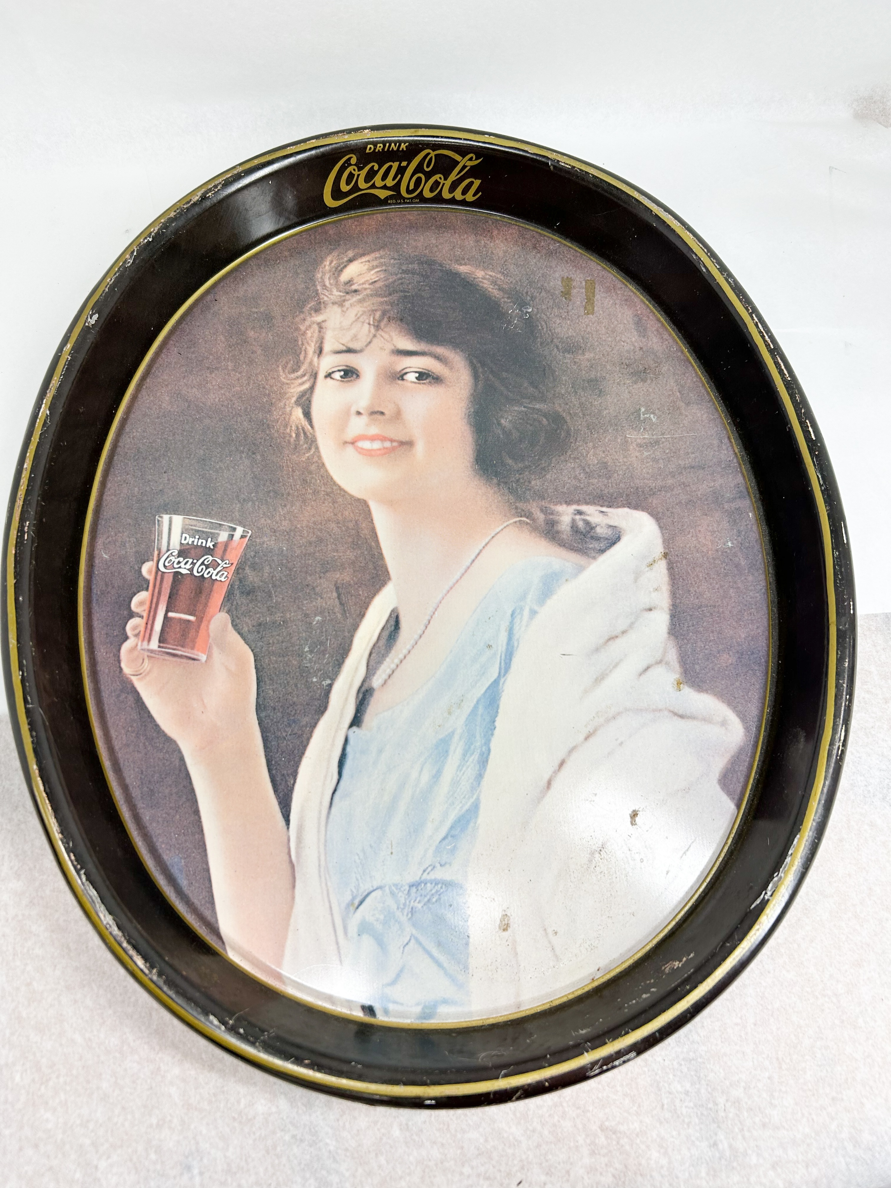 COLLECTION OF LITHOGRAPHED TIN ADVERTISING TRAYS