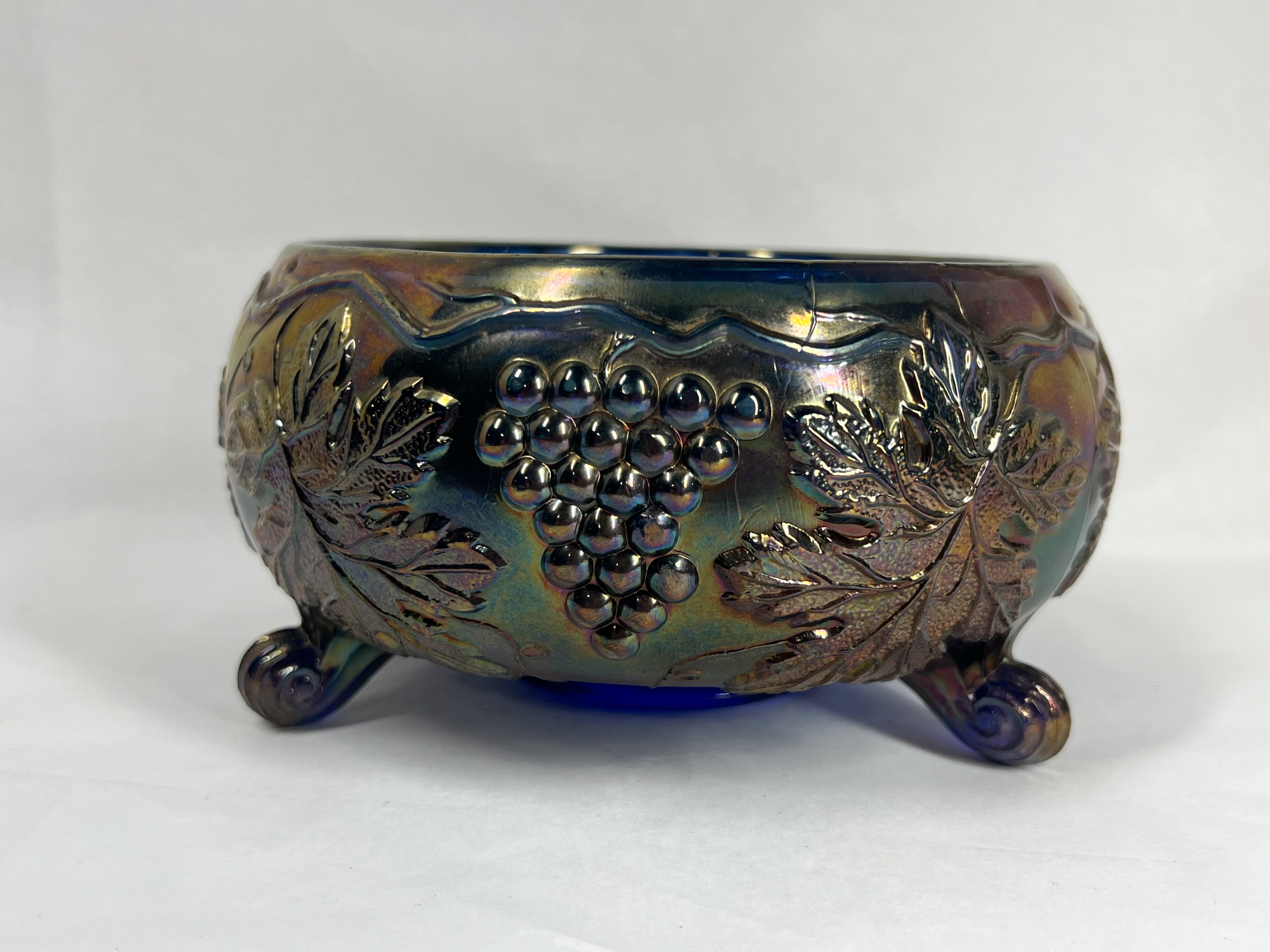 CARNIVAL GLASS GRAPE AND CABLE FERNERY