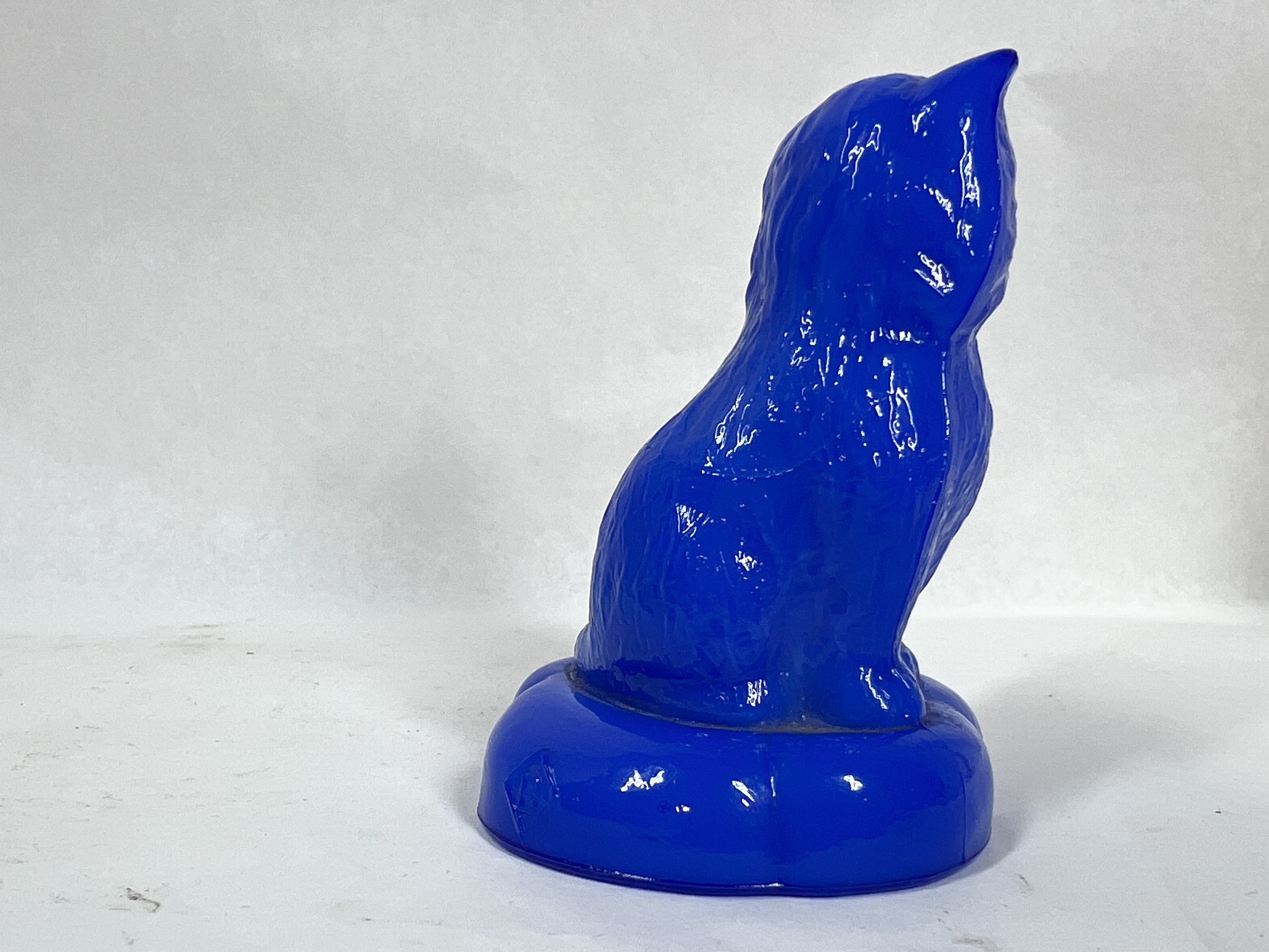 BOYD COBALT KITTEN ON PILLOW