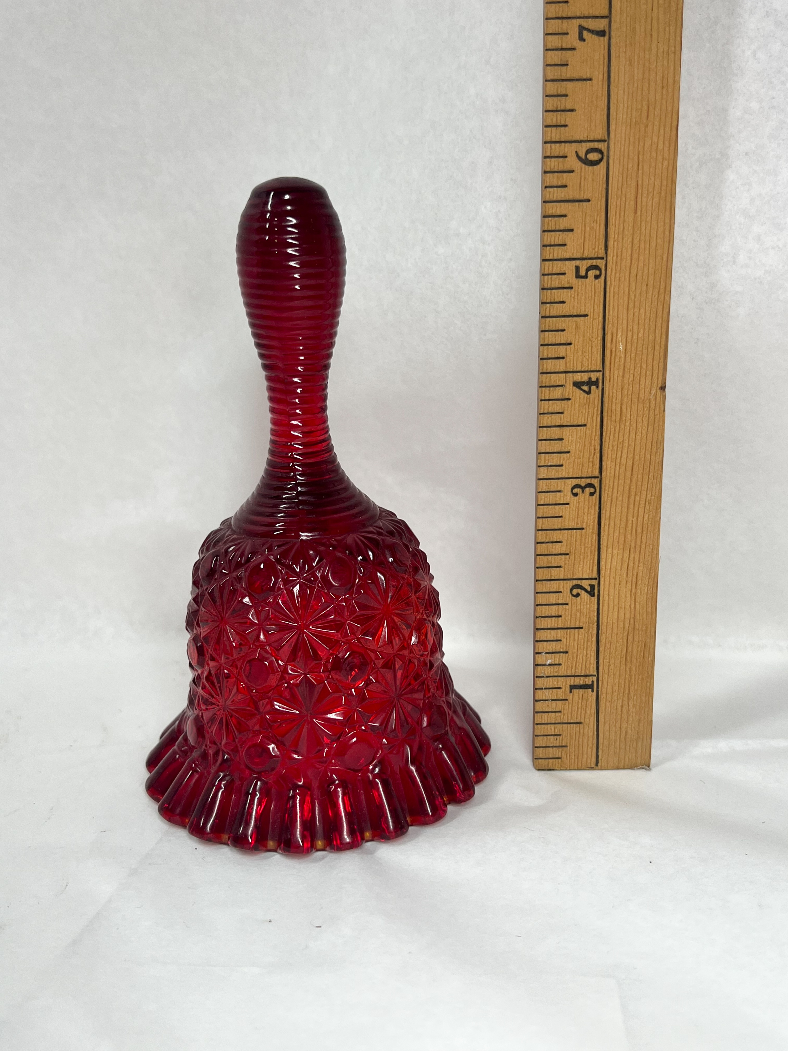 FENTON RUBY DAISY AND BUTTON BELL