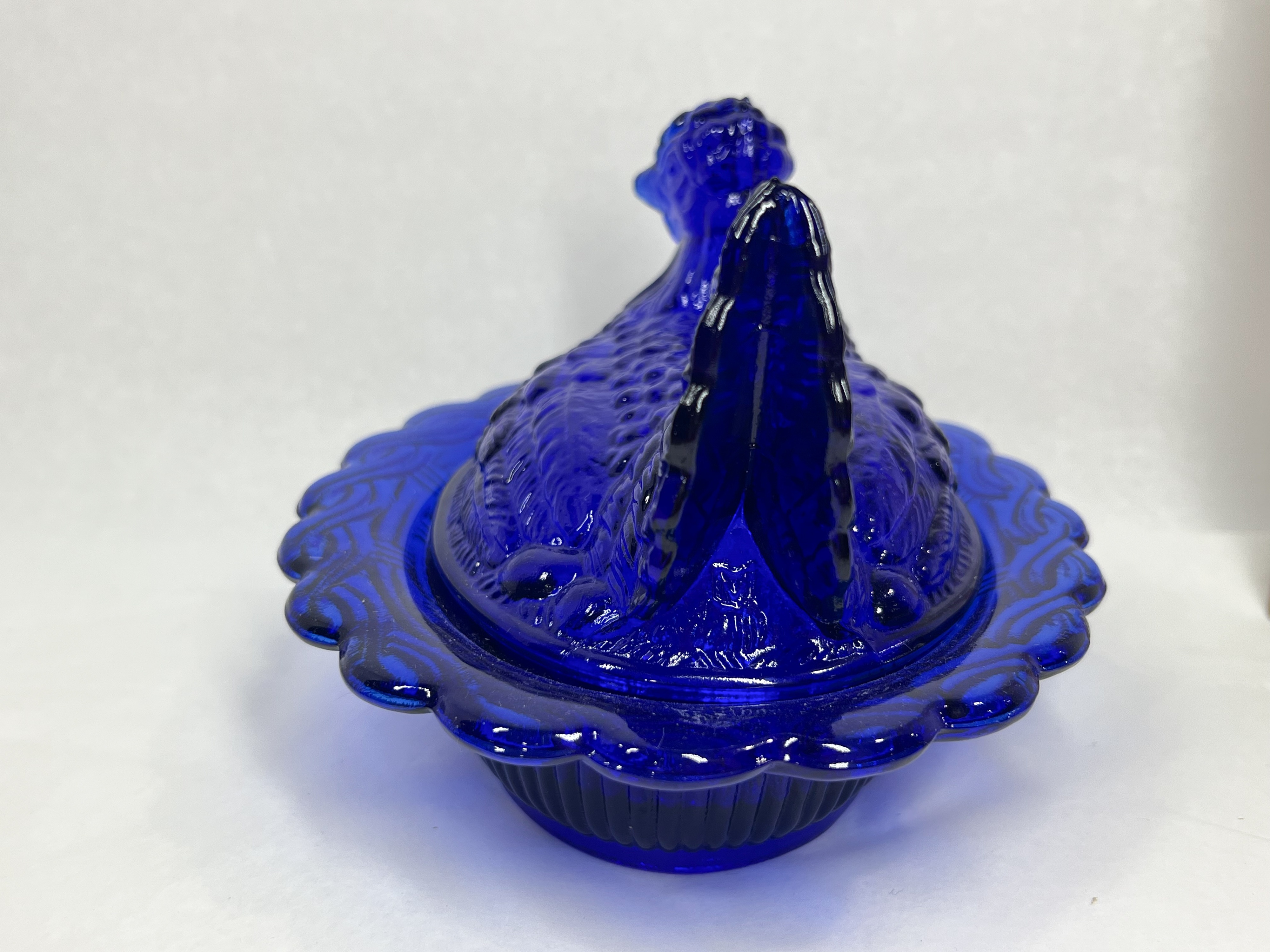 MOSSER COBALT BLUE HEN ON NEST
