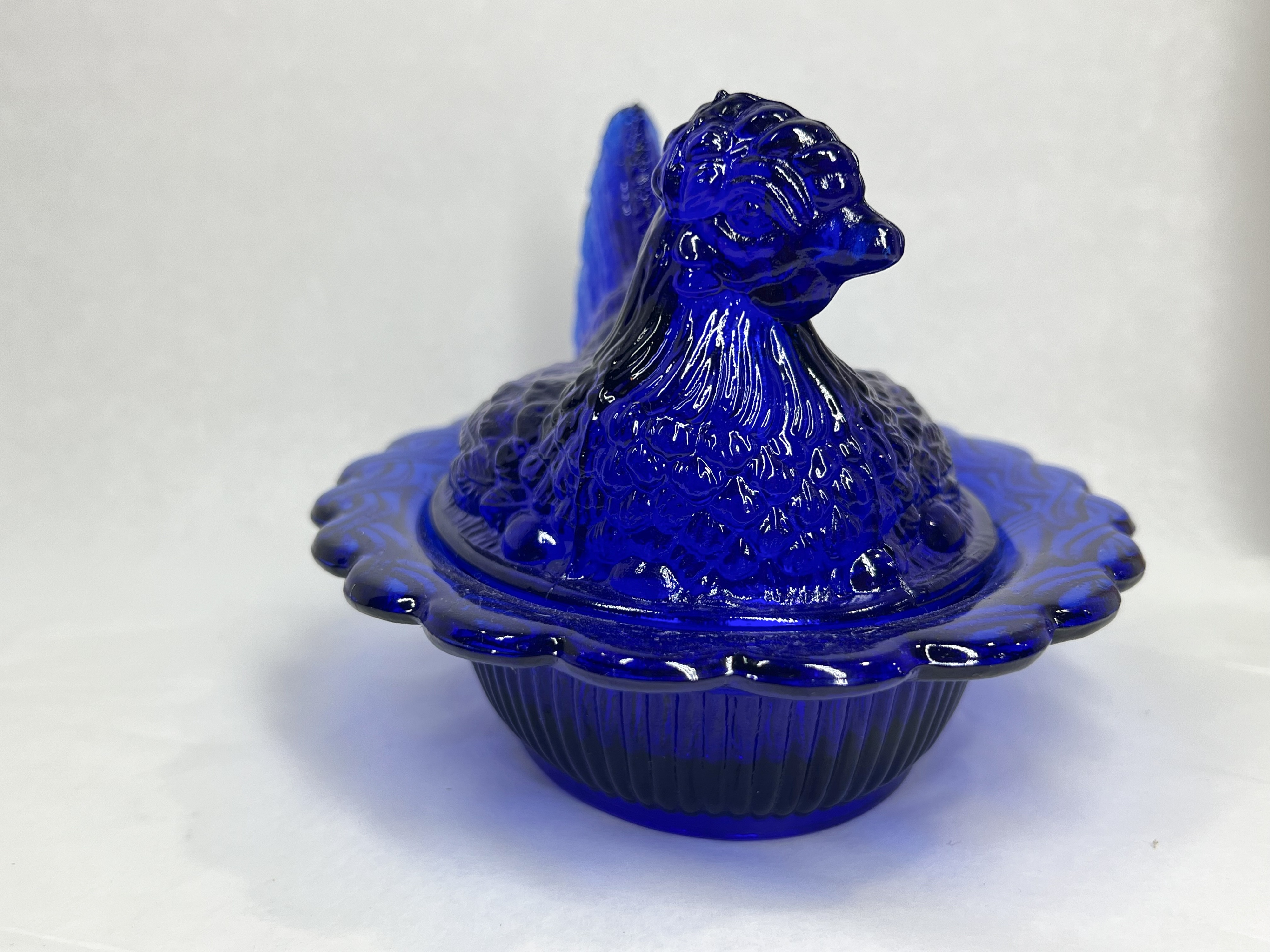 MOSSER COBALT BLUE HEN ON NEST