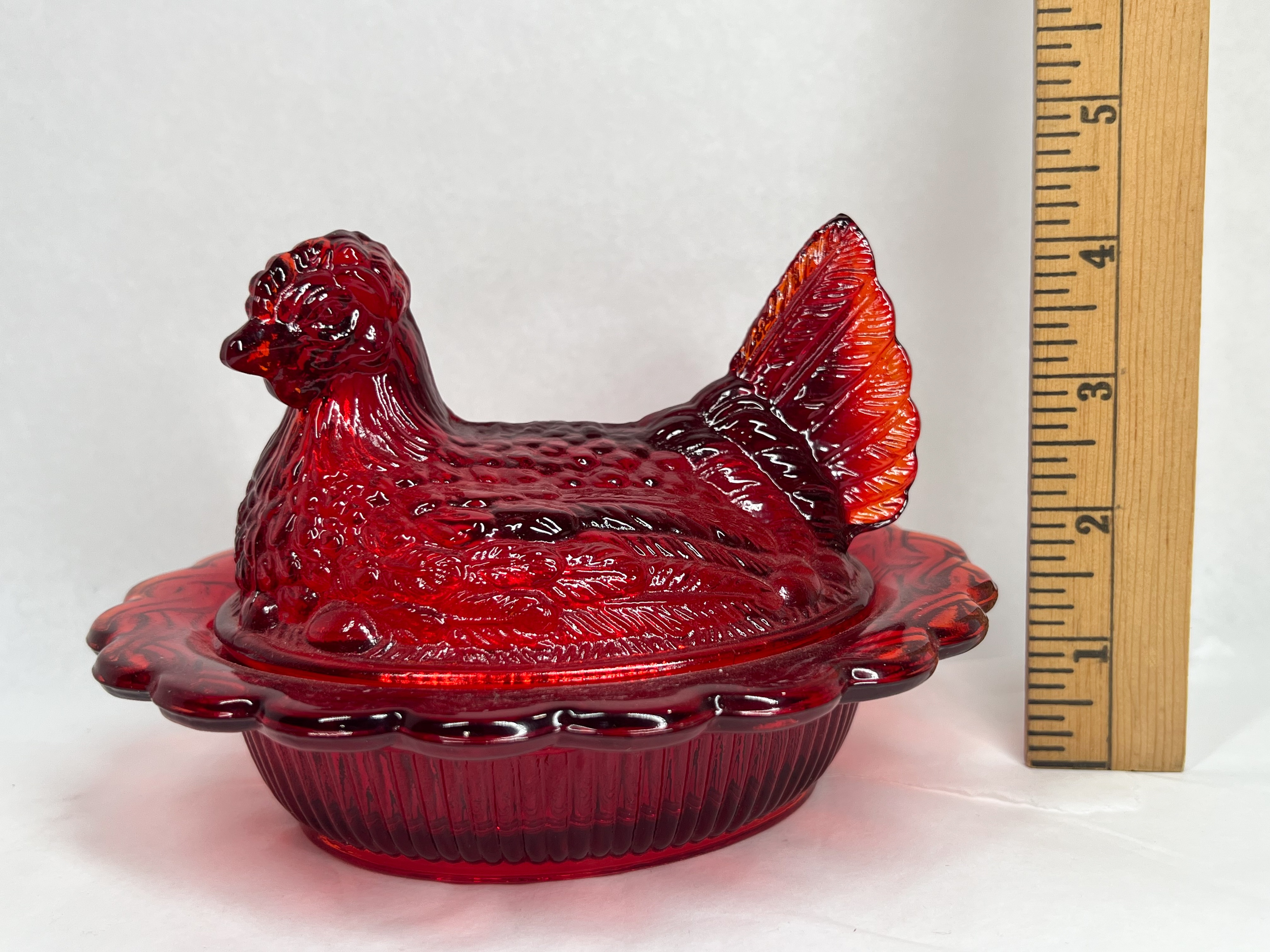 MOSSER RUBY RED HEN ON NEST