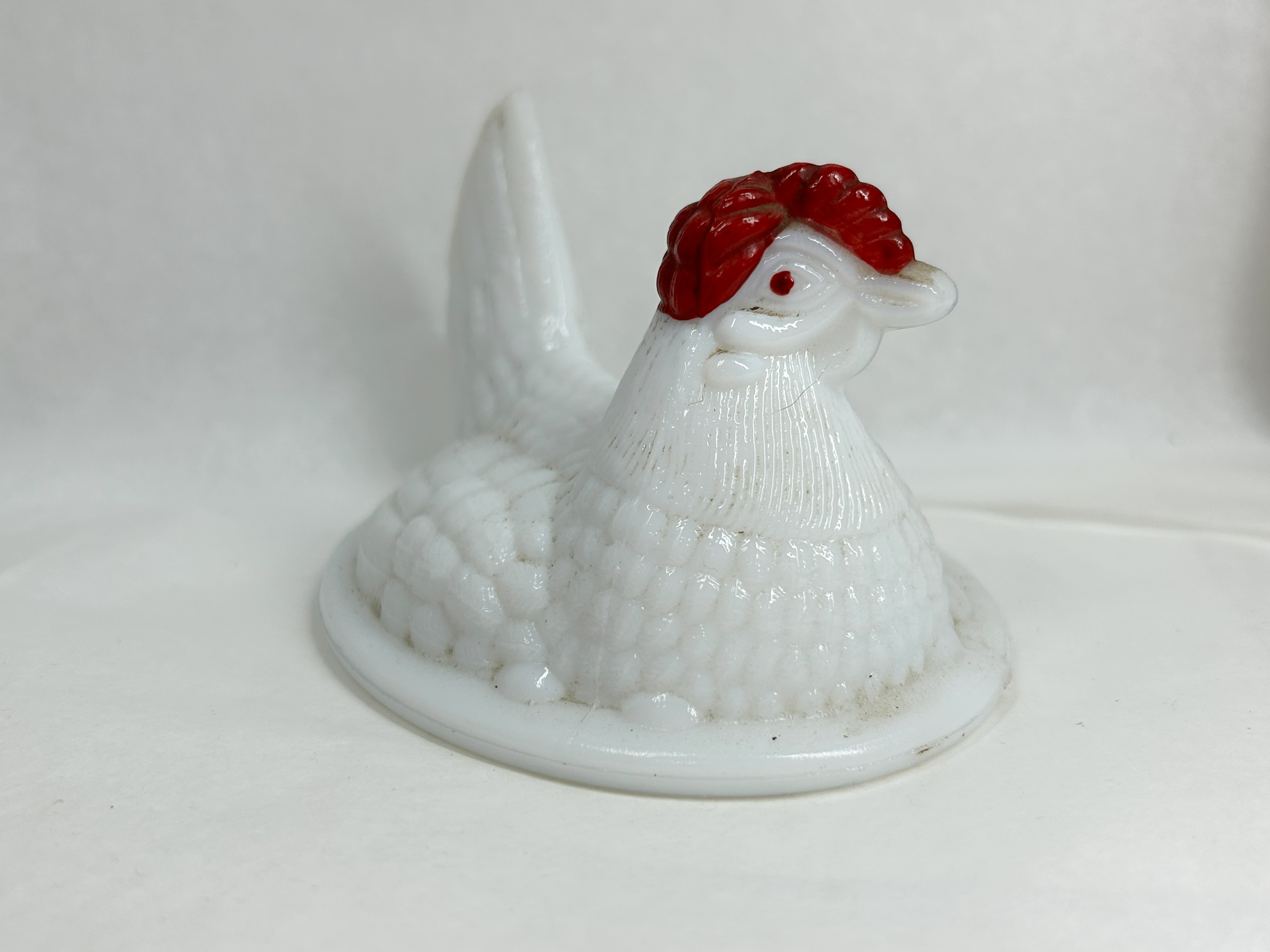 MILK GLASS SPLIT TAIL HEN LID