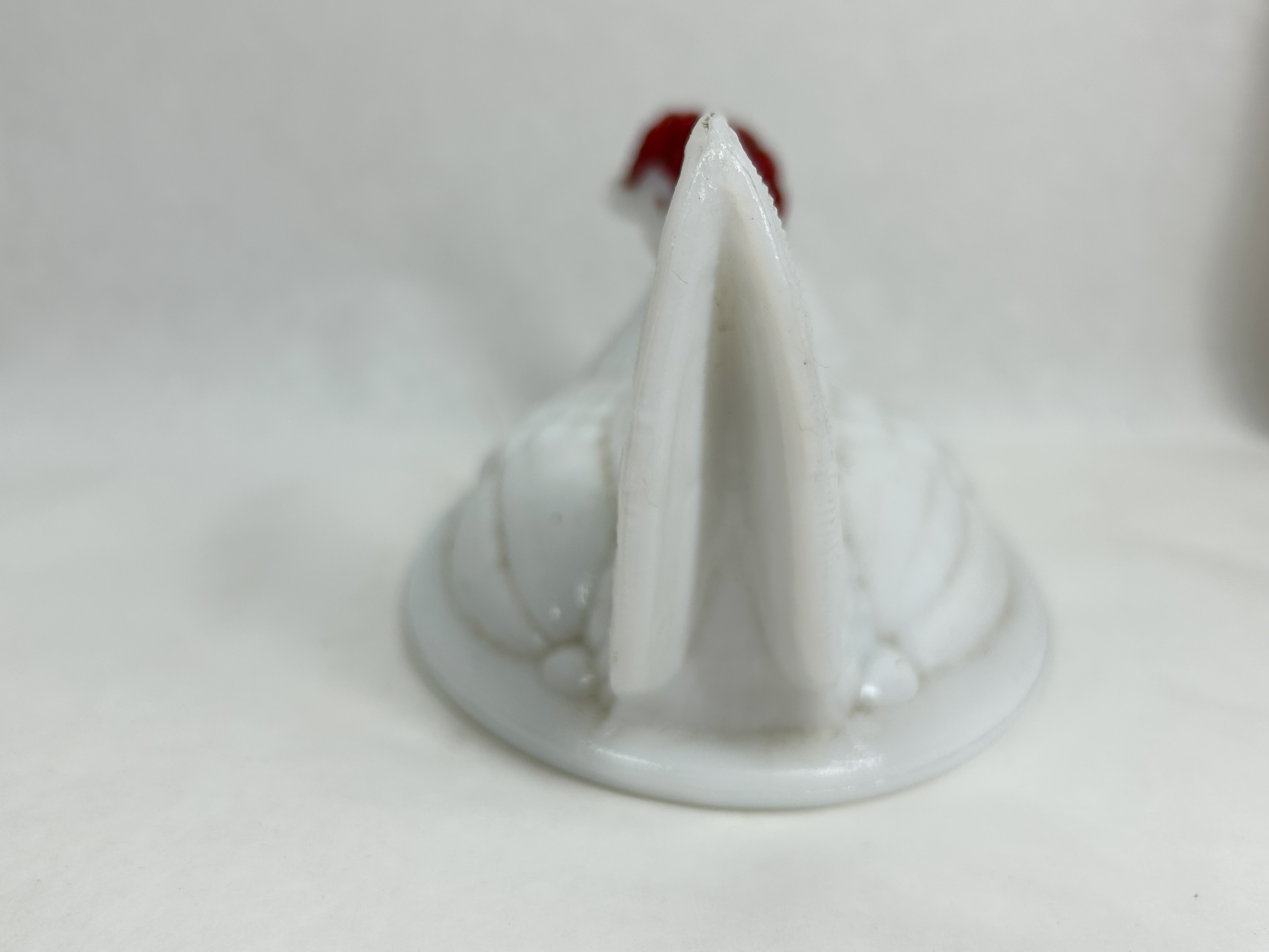 MILK GLASS SPLIT TAIL HEN LID