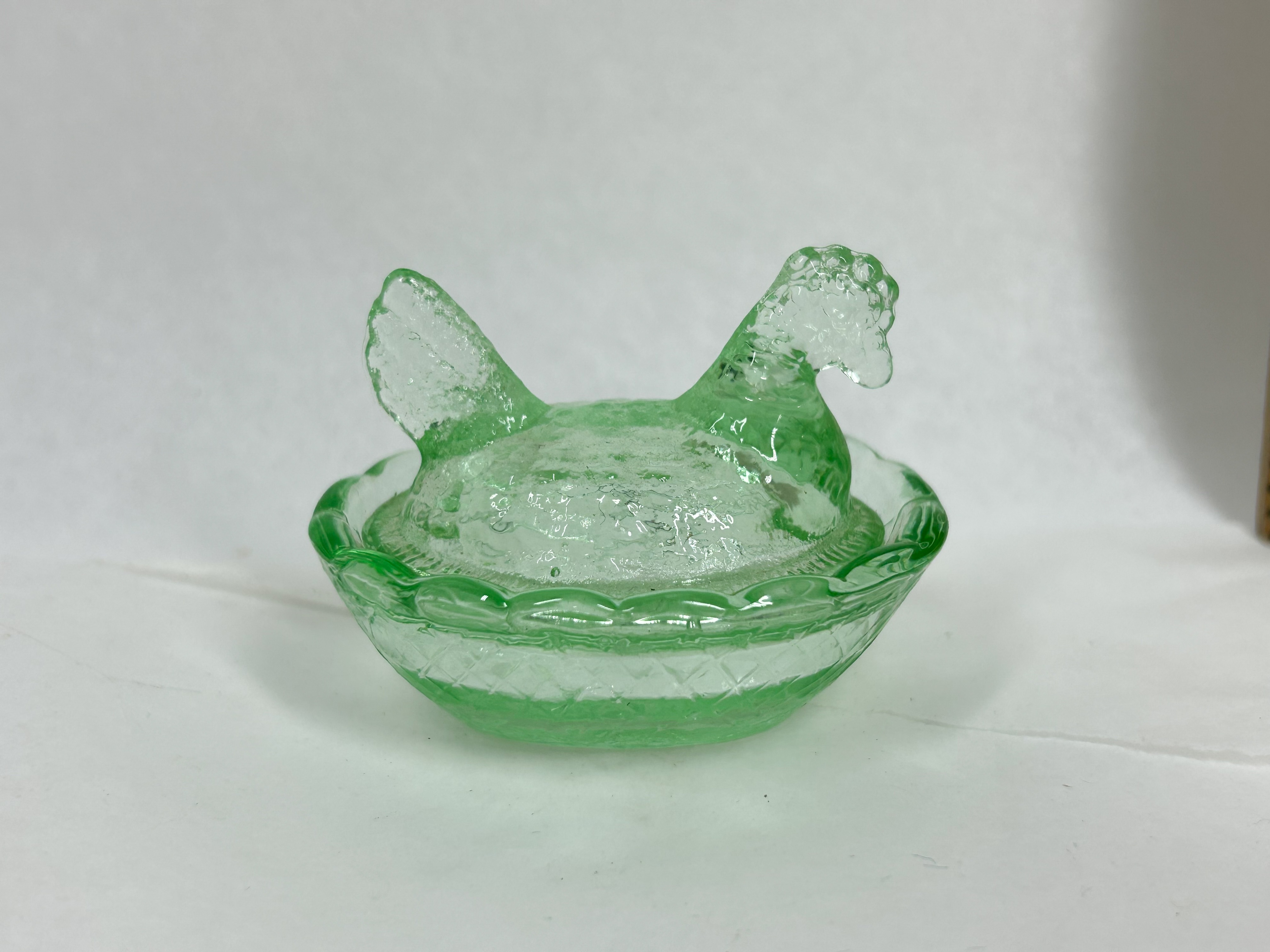 ROSSO LIGHT GREEN MINIATURE HEN ON NEST