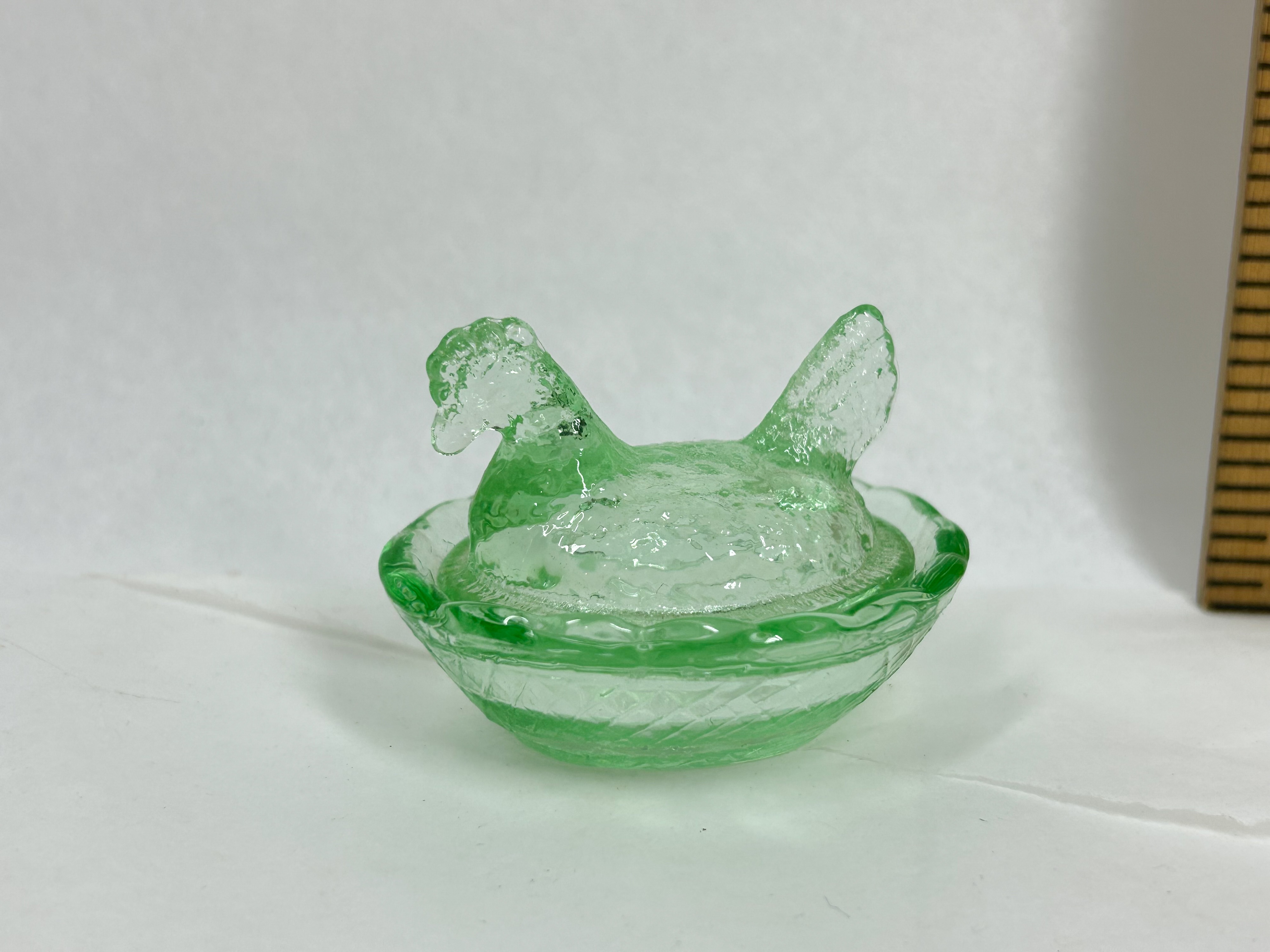 ROSSO LIGHT GREEN MINIATURE HEN ON NEST