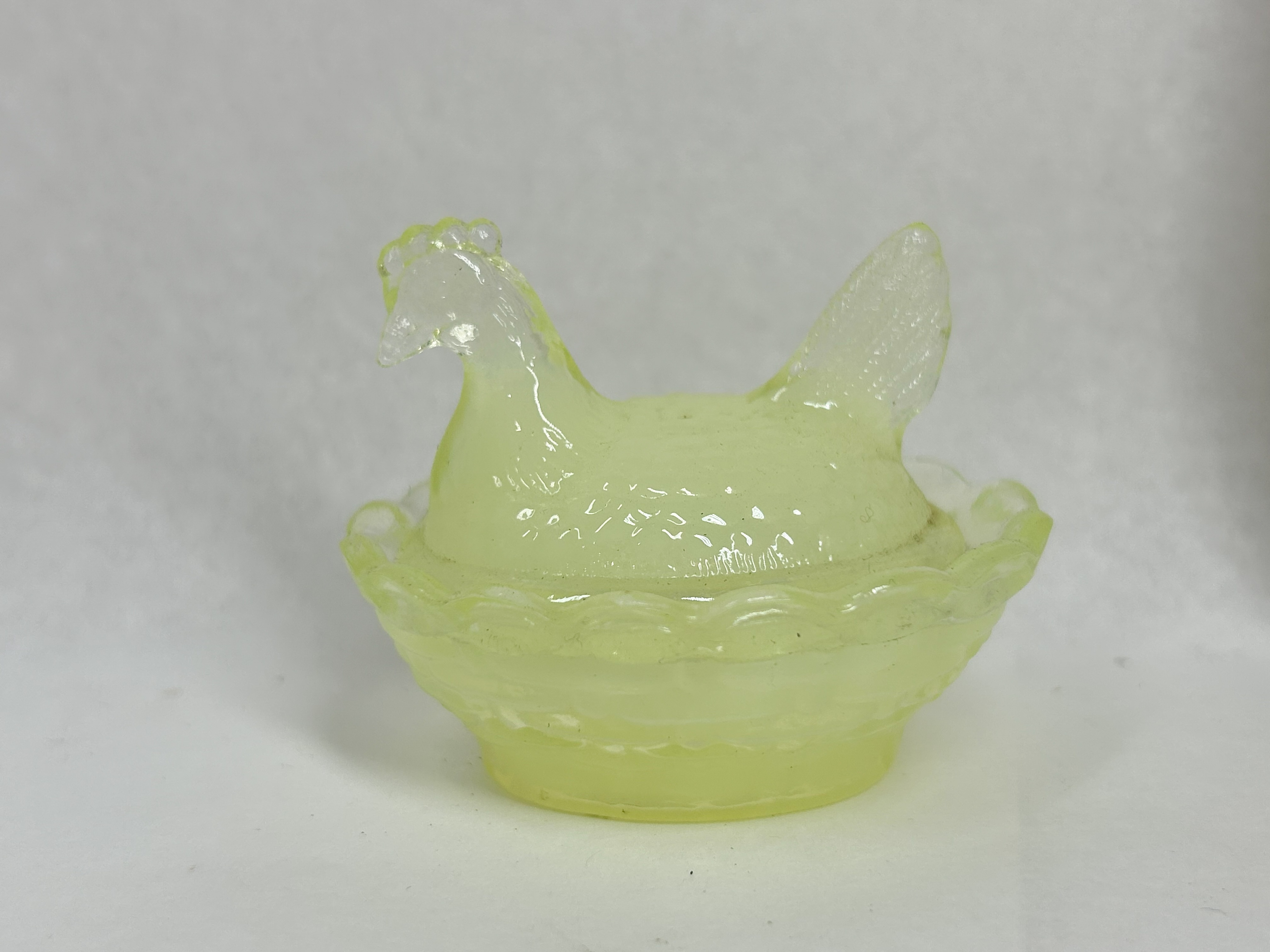 BOYD LEMONADE GLASS URANIUM SALT CELLAR GLOWS