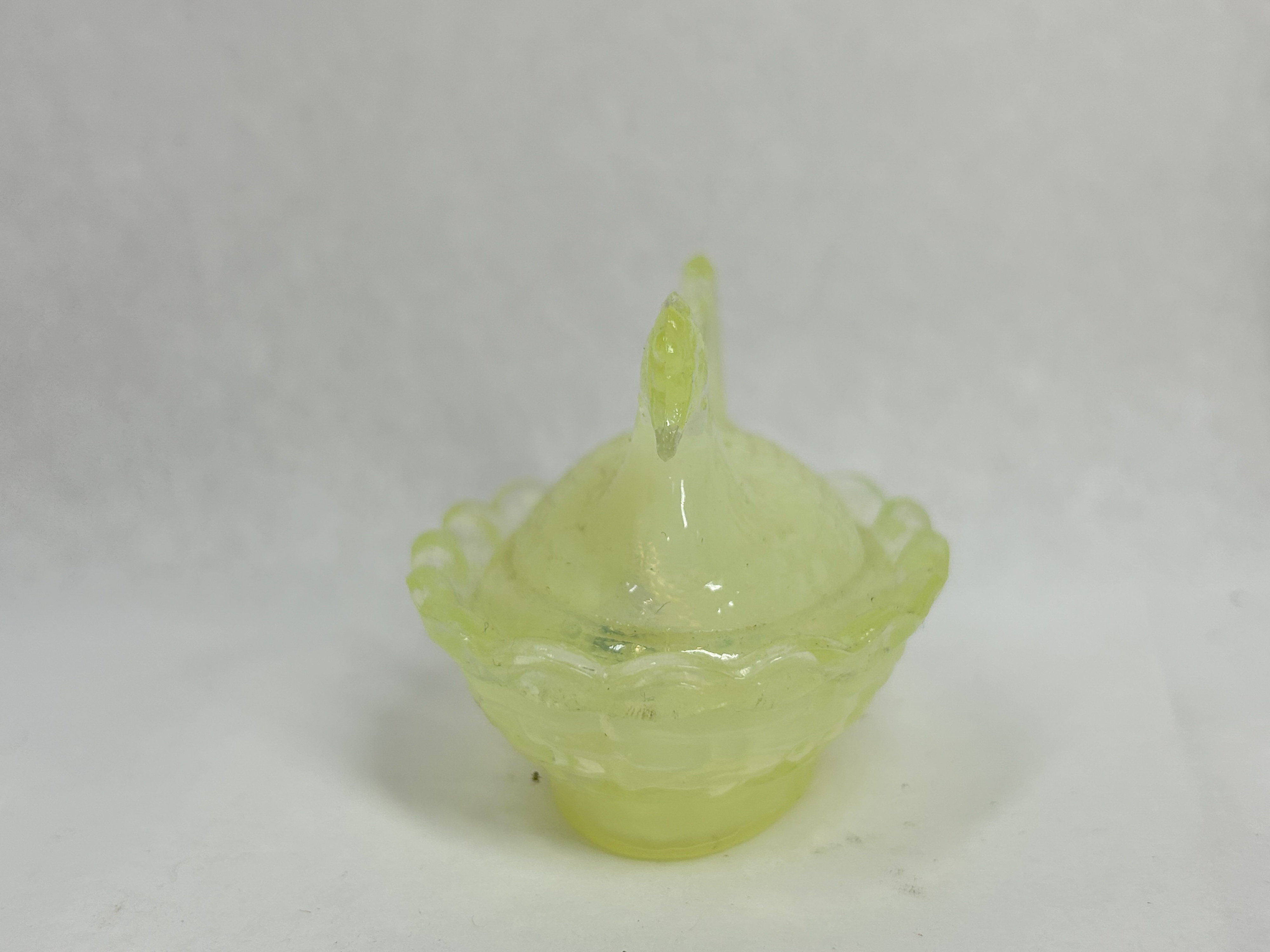 BOYD LEMONADE GLASS URANIUM SALT CELLAR GLOWS