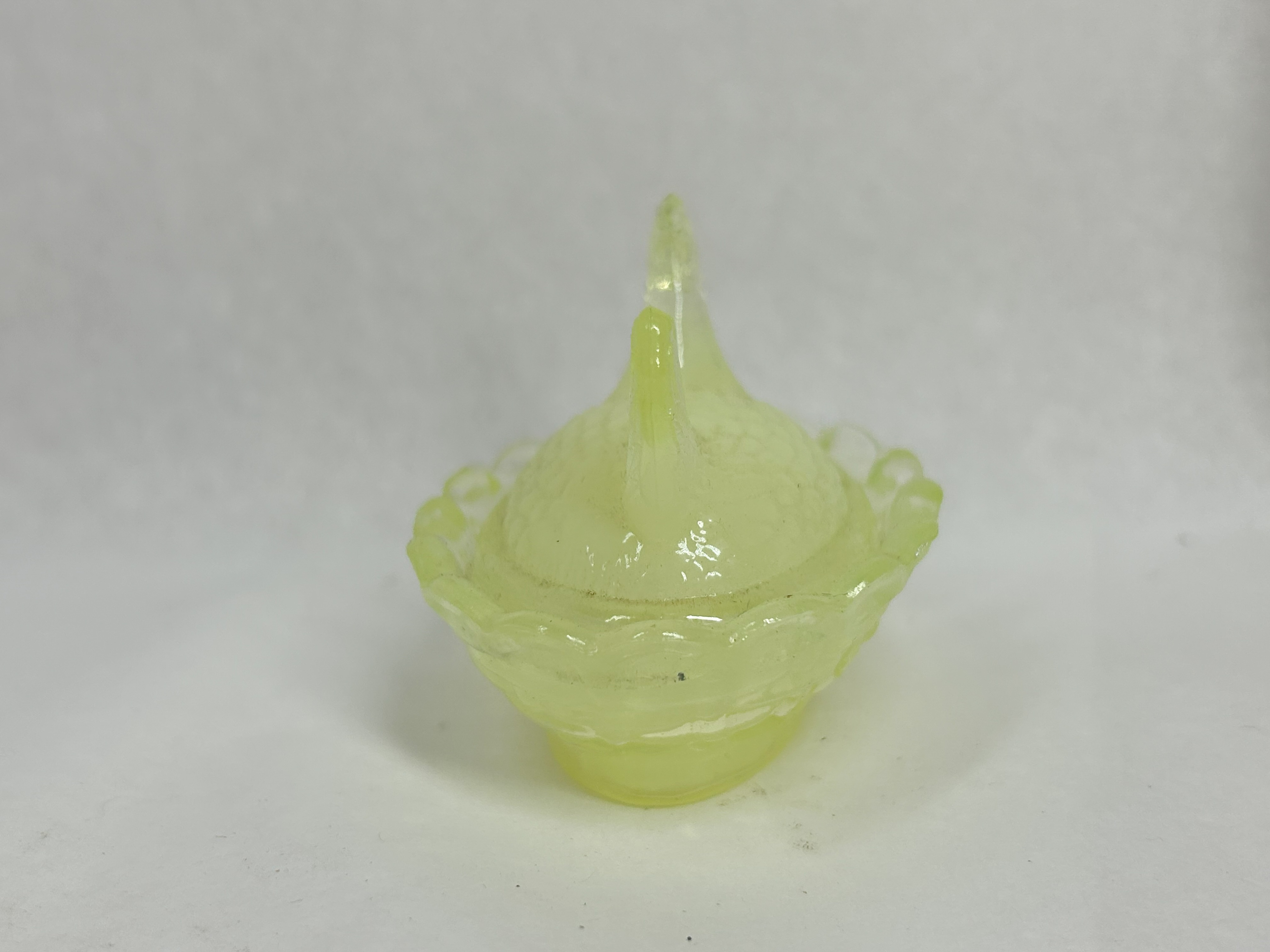 BOYD LEMONADE GLASS URANIUM SALT CELLAR GLOWS