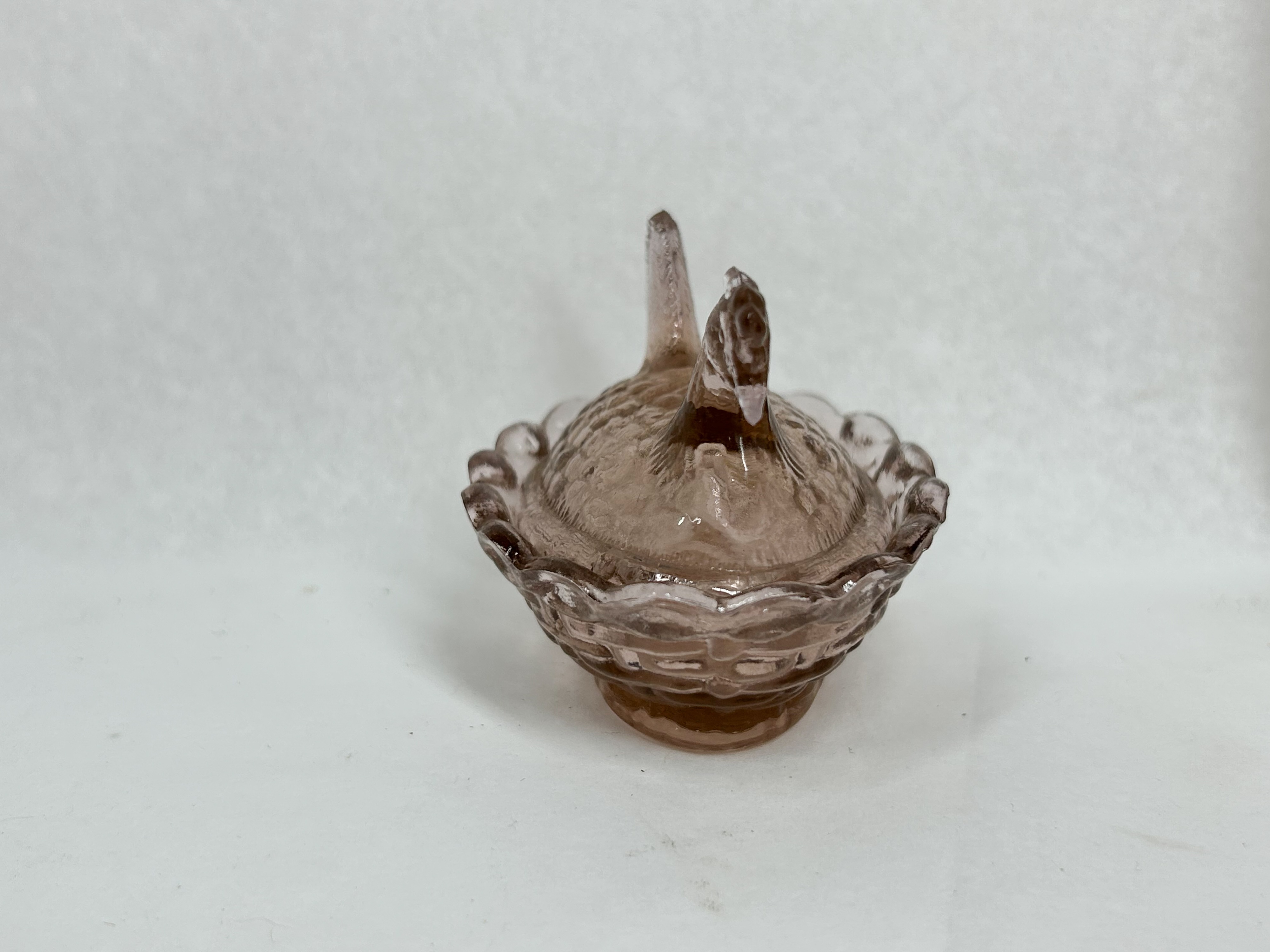 BOYD OOPS MINIATURE LAVENDER GLASS HEN-ON-NEST