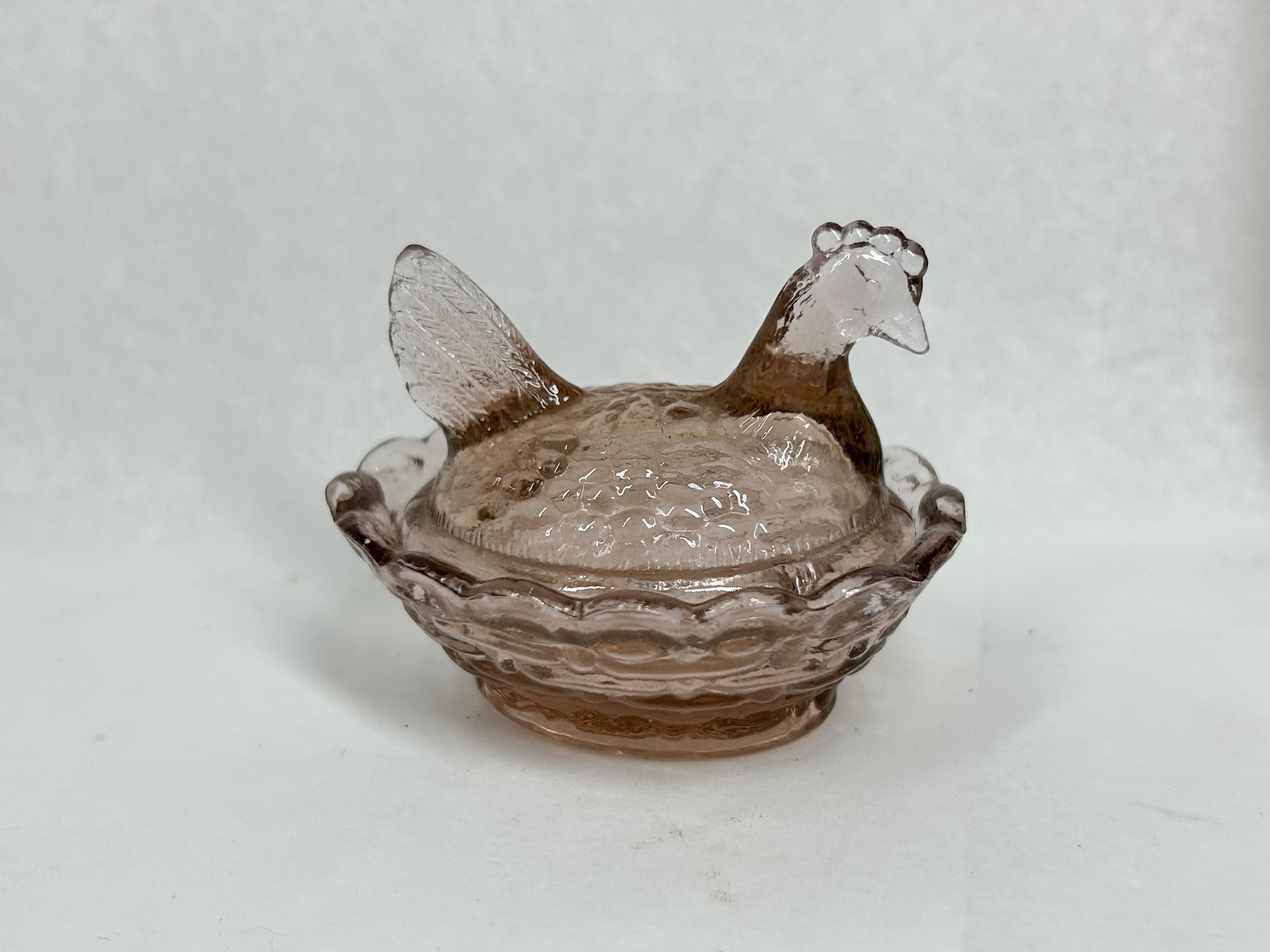 BOYD OOPS MINIATURE LAVENDER GLASS HEN-ON-NEST