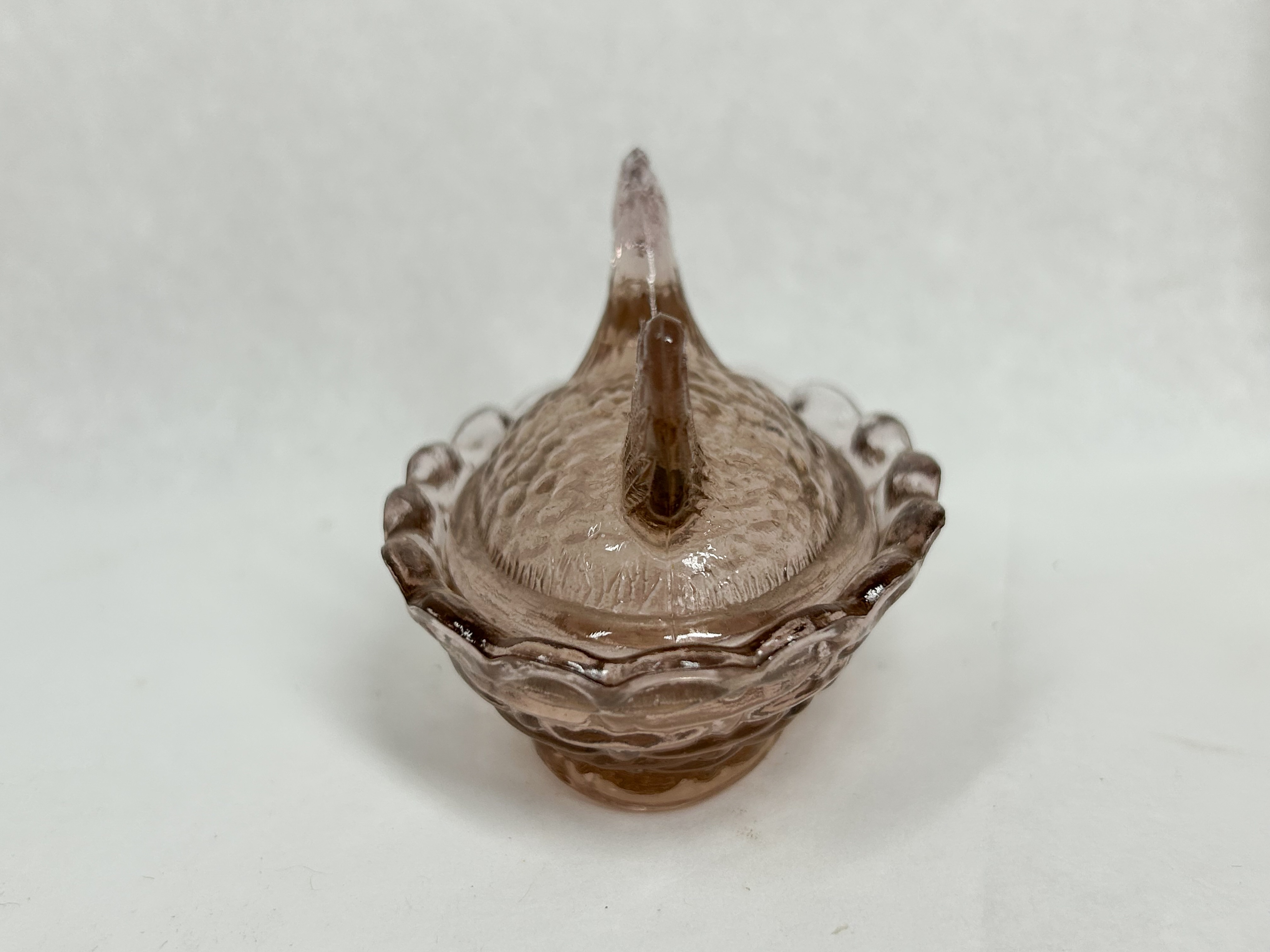 BOYD OOPS MINIATURE LAVENDER GLASS HEN-ON-NEST