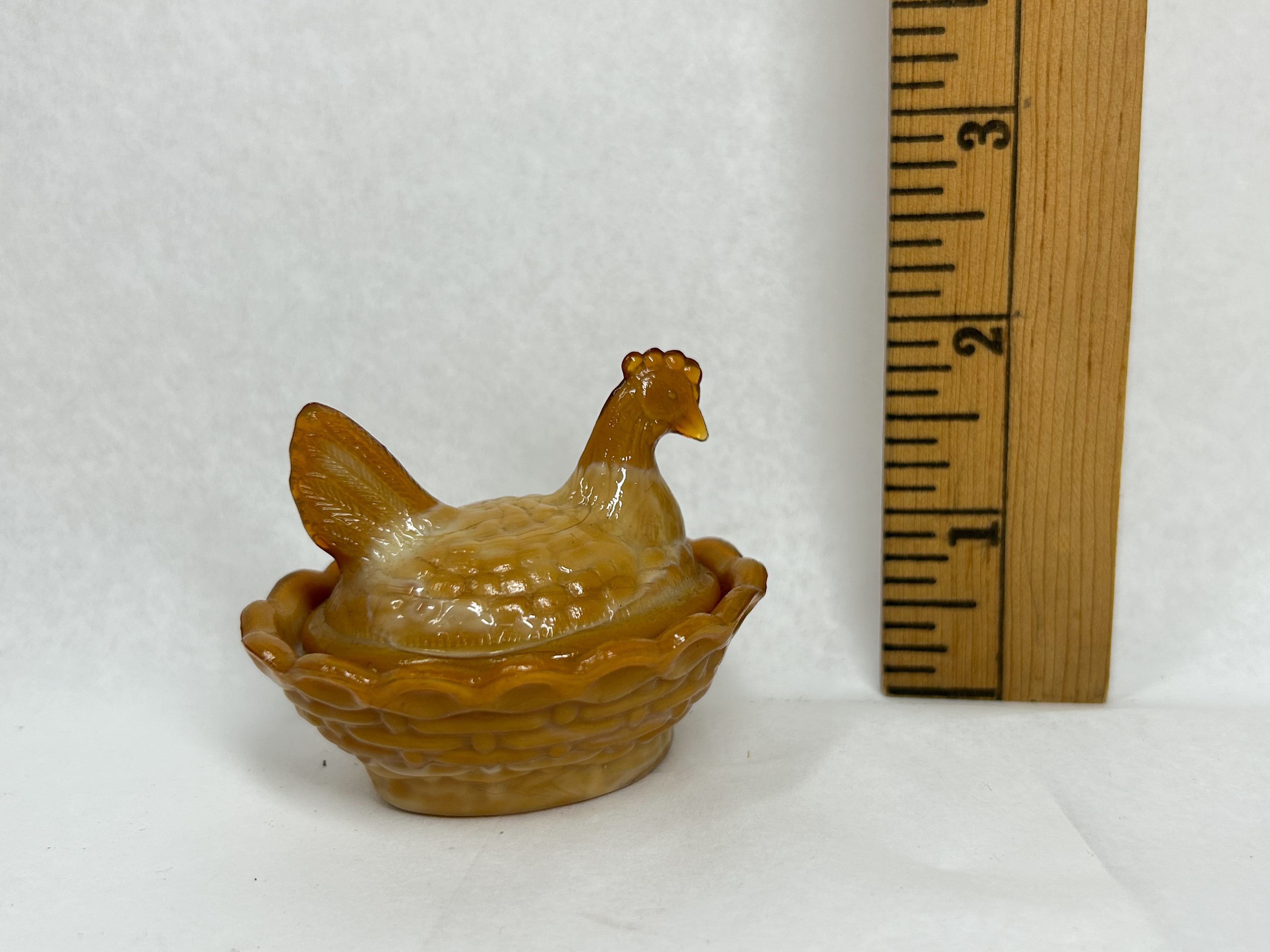 BOYD BAMBOO MINI HEN ON NEST SALT CELLAR