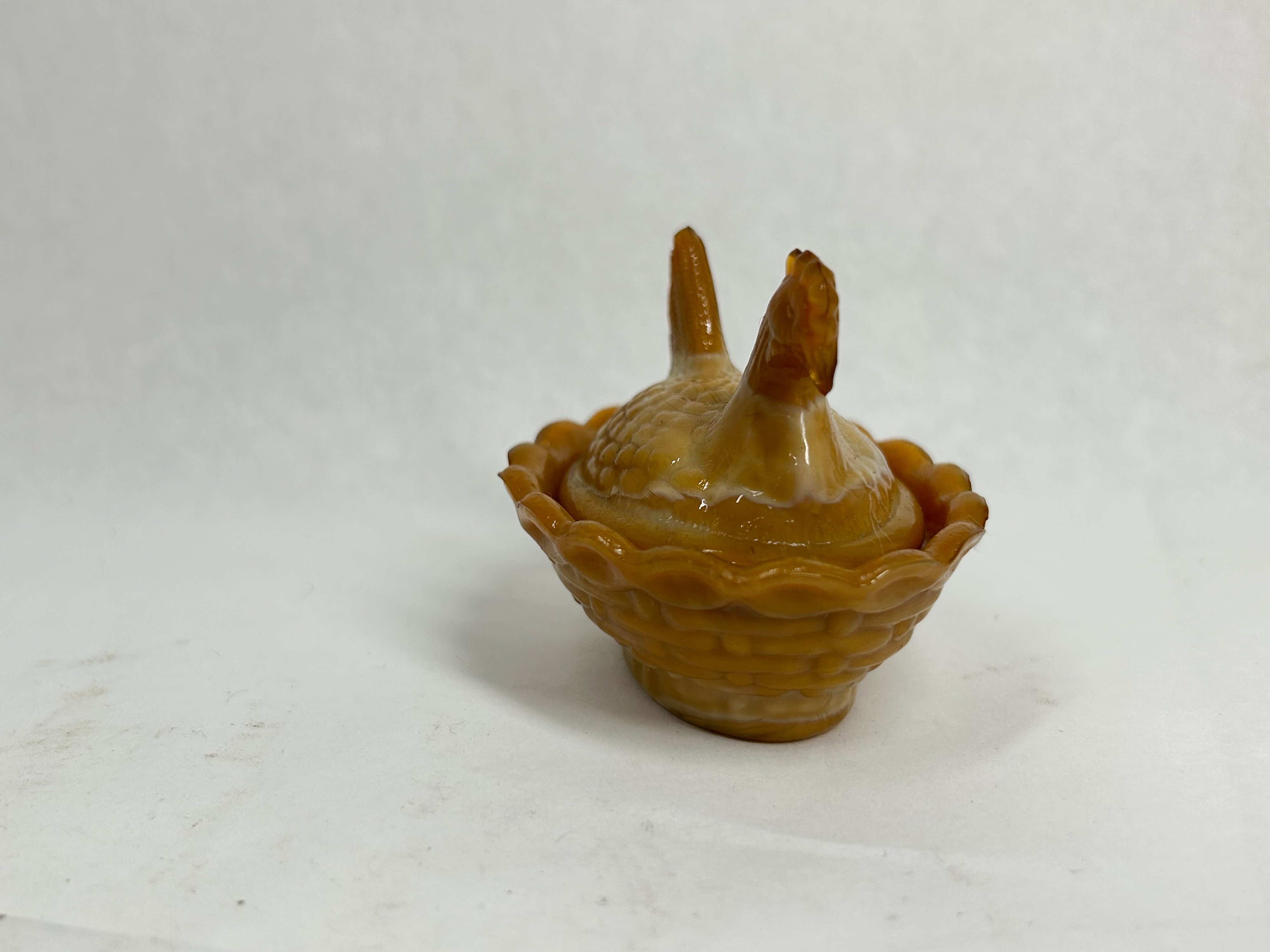 BOYD BAMBOO MINI HEN ON NEST SALT CELLAR
