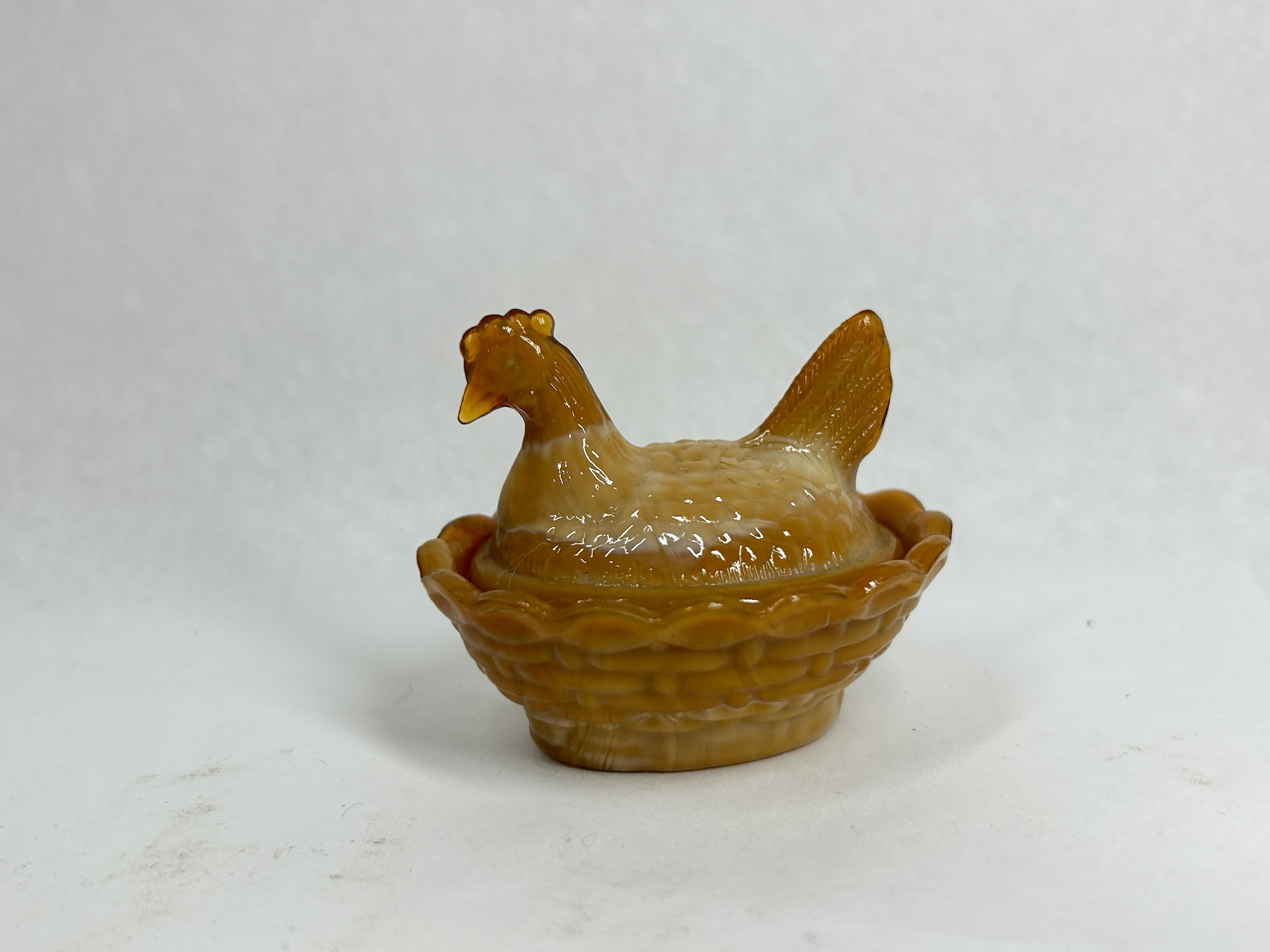 BOYD BAMBOO MINI HEN ON NEST SALT CELLAR