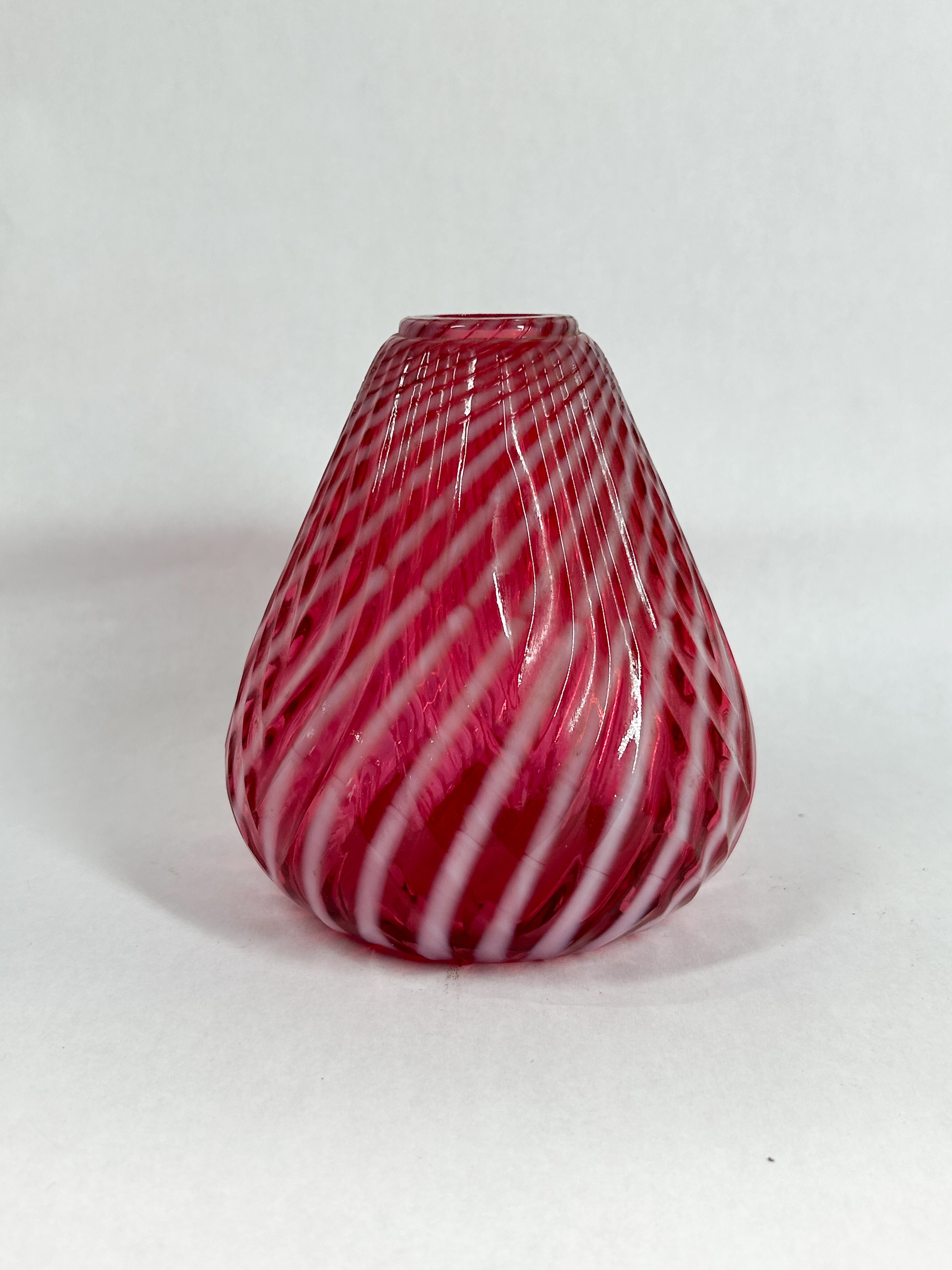 CRANBERRY LATTICINIO SWIRL ART GLASS VASE