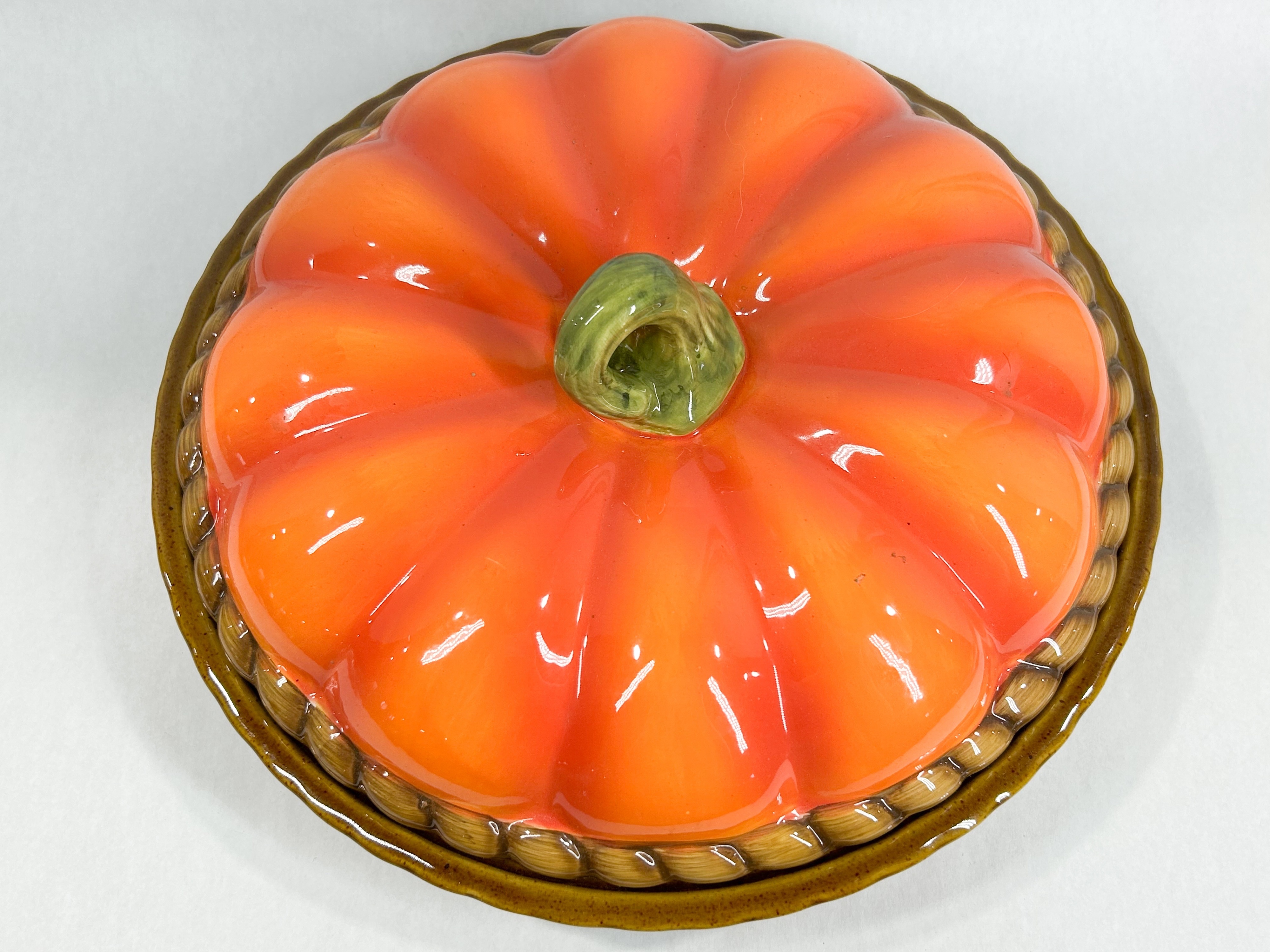 CERAMIC PUMPKIN PIE COVERED BAKING DISH