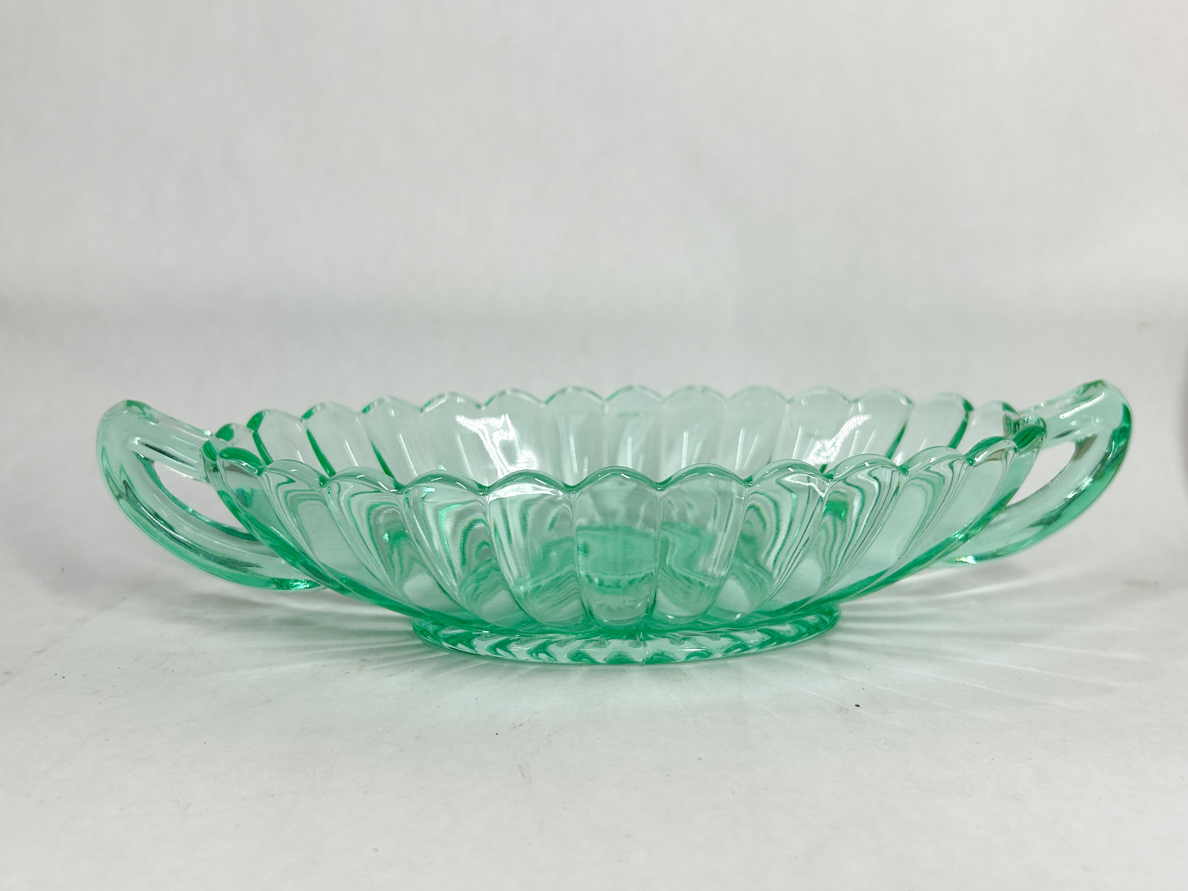 VINTAGE GREEN URANIUM GLASS HANDLED NAPPY