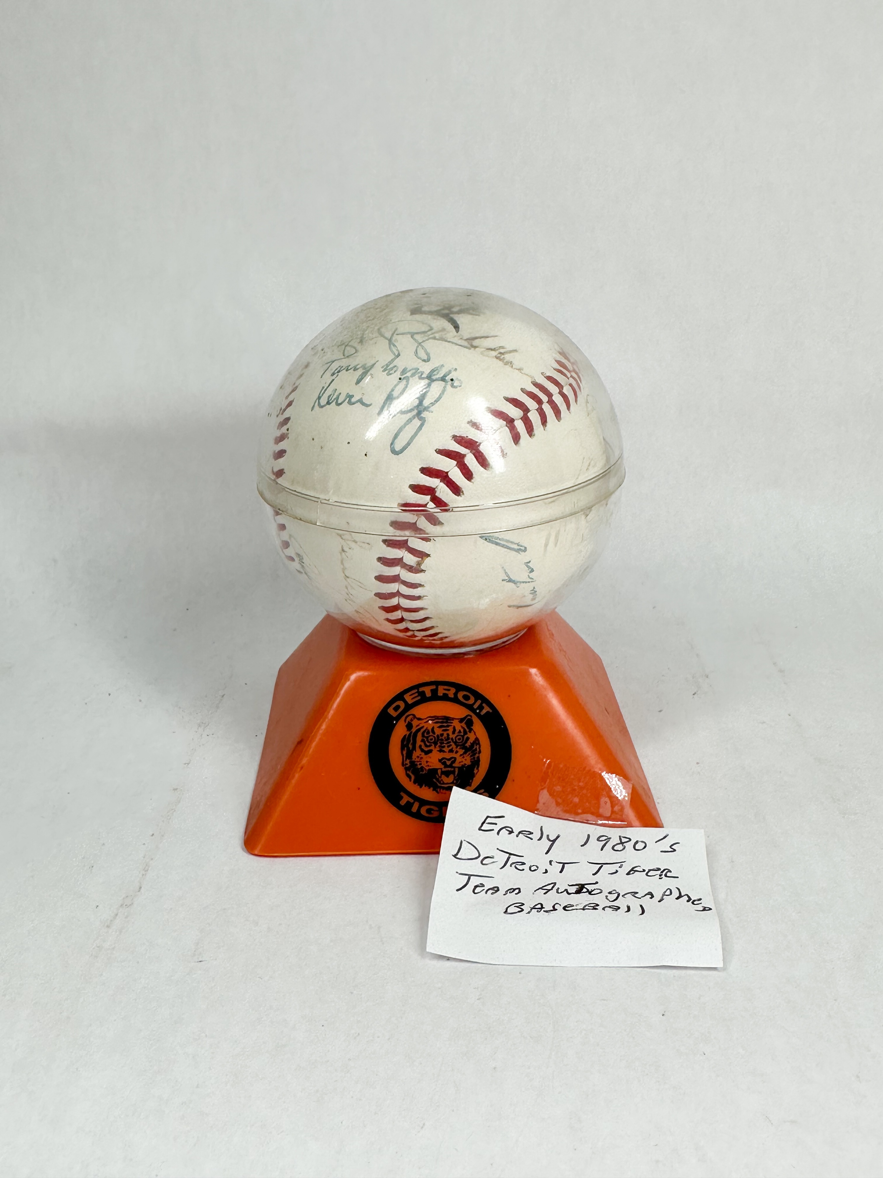 DETROIT TIGERS AUTOGRAPHED BASEBALL AND STAND