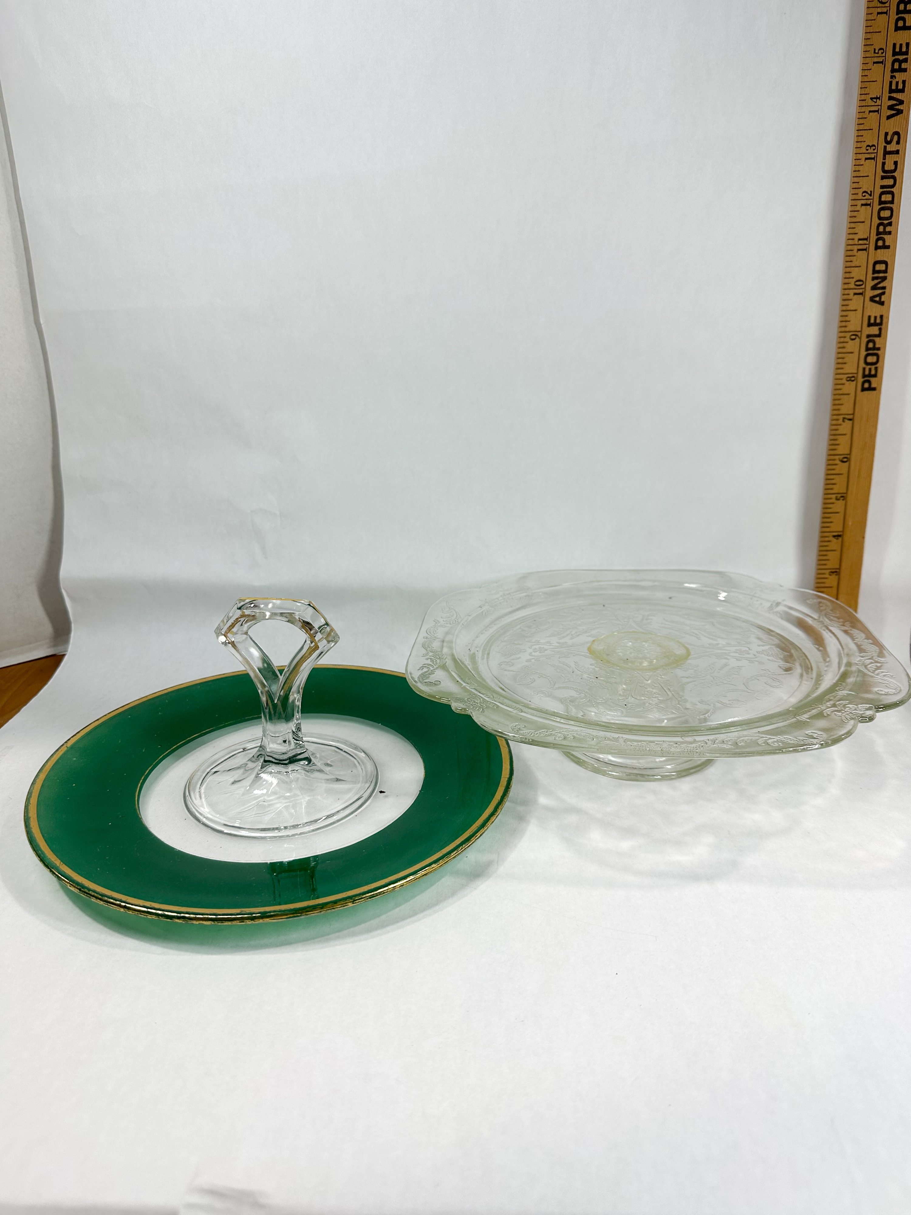 TWO PIECES OF DEPRESSION GLASSWARE, CIRCA 1930