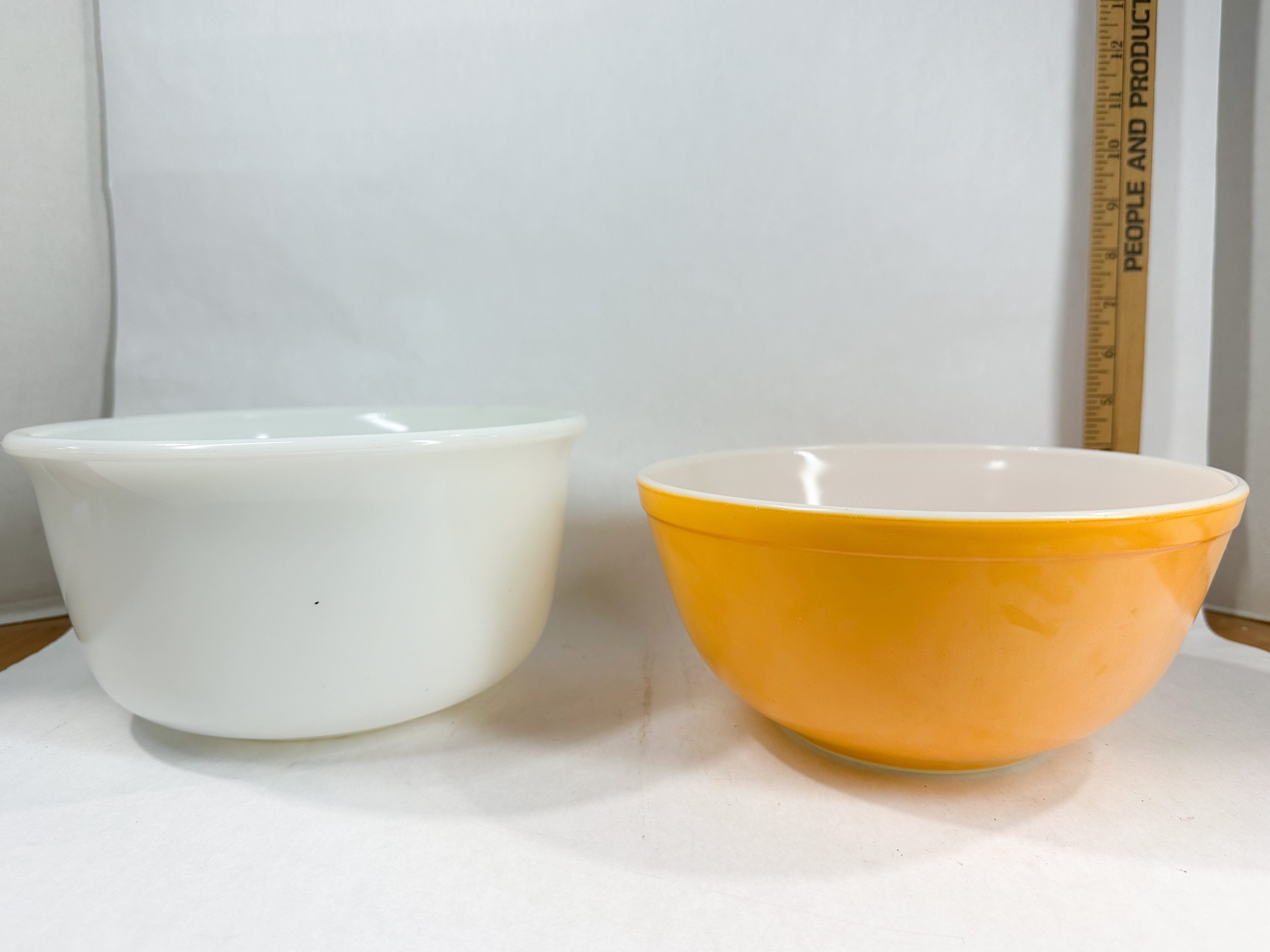 HAMILTON BEACH AND PYREX MILK GLASS GROUP