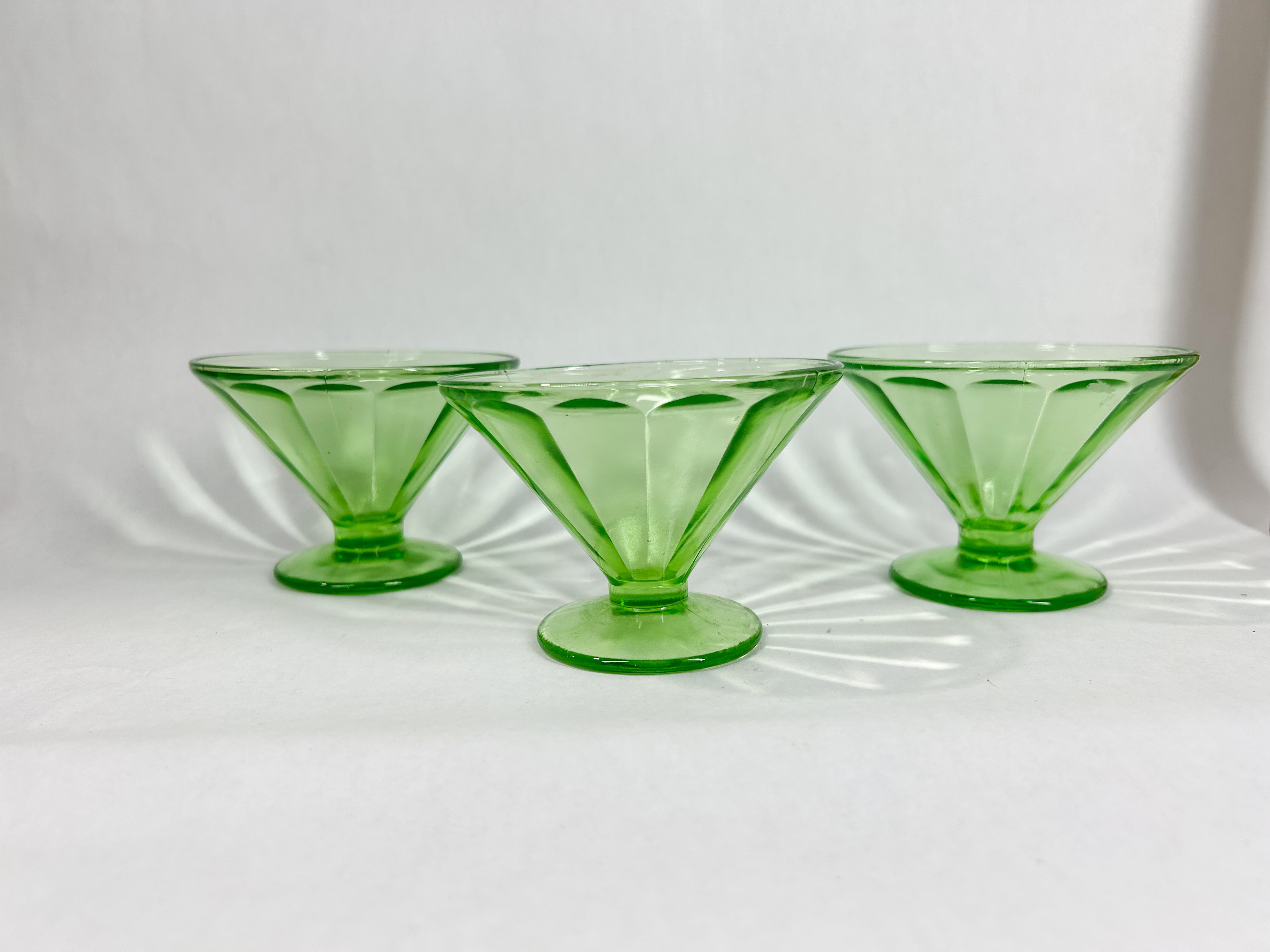 TRIO OF FEDERAL GLASS URANIUM SHERBETS