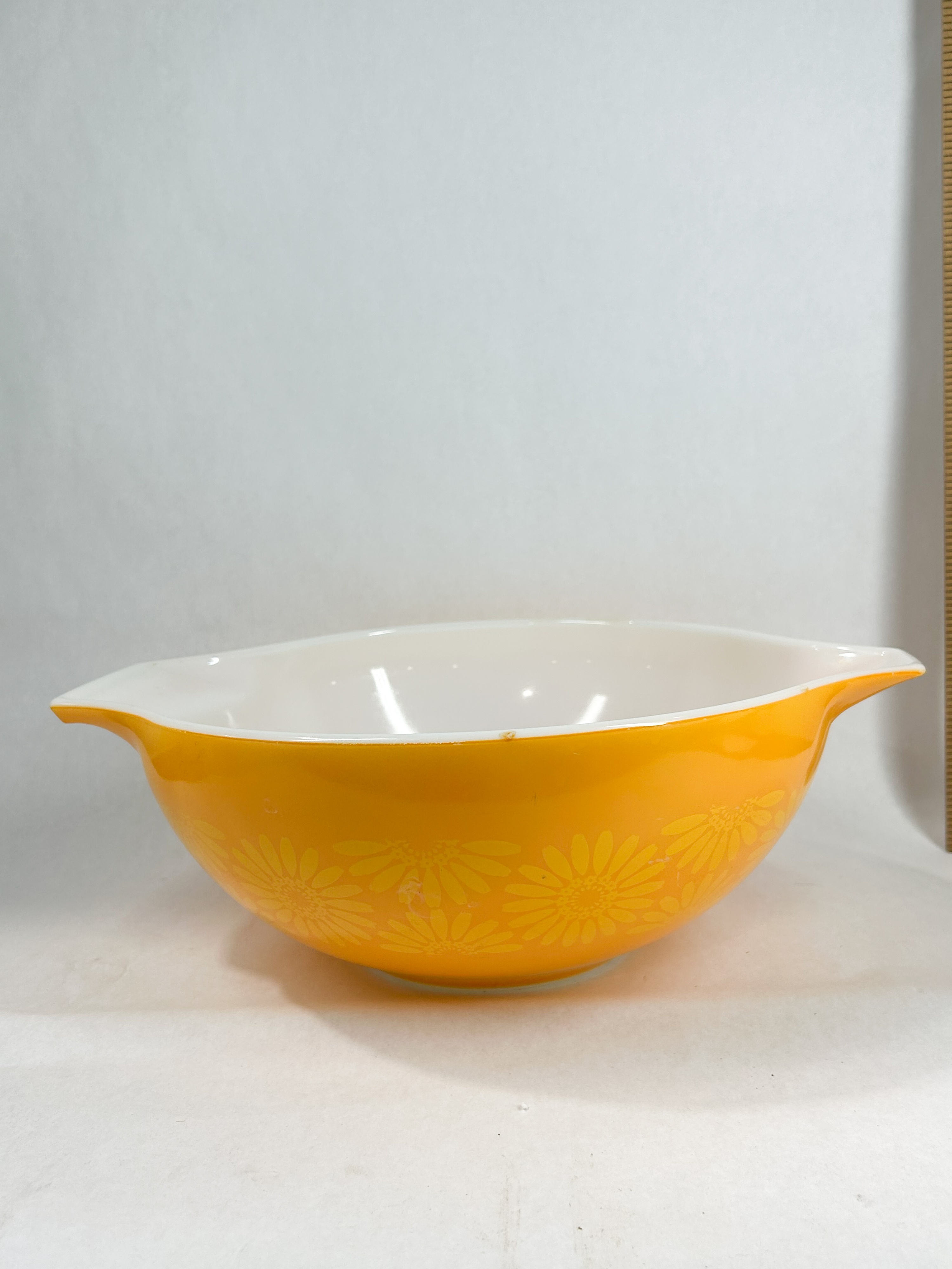 DAISY PATTERN CINDERELLA MIXING BOWL