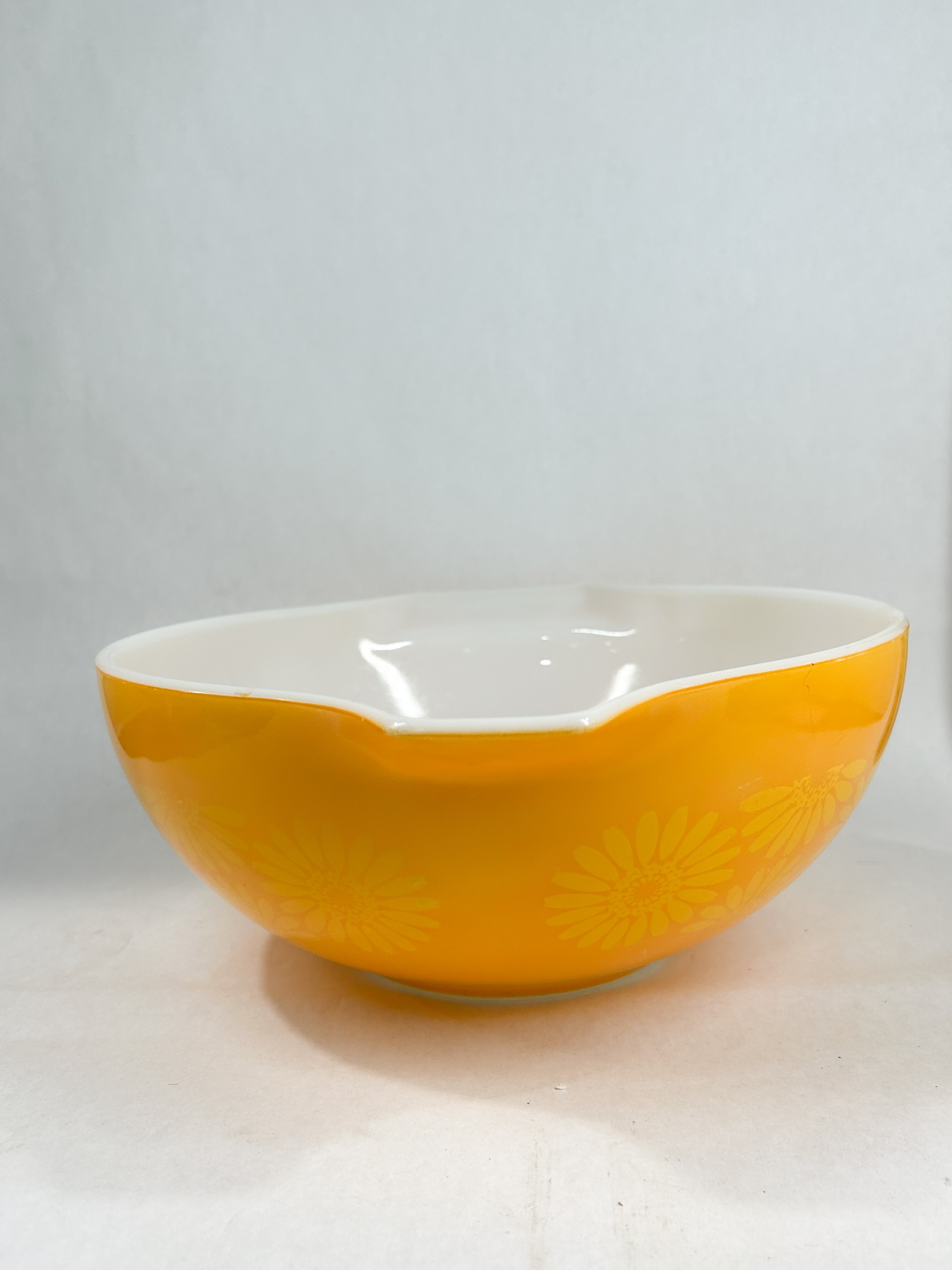 DAISY PATTERN CINDERELLA MIXING BOWL